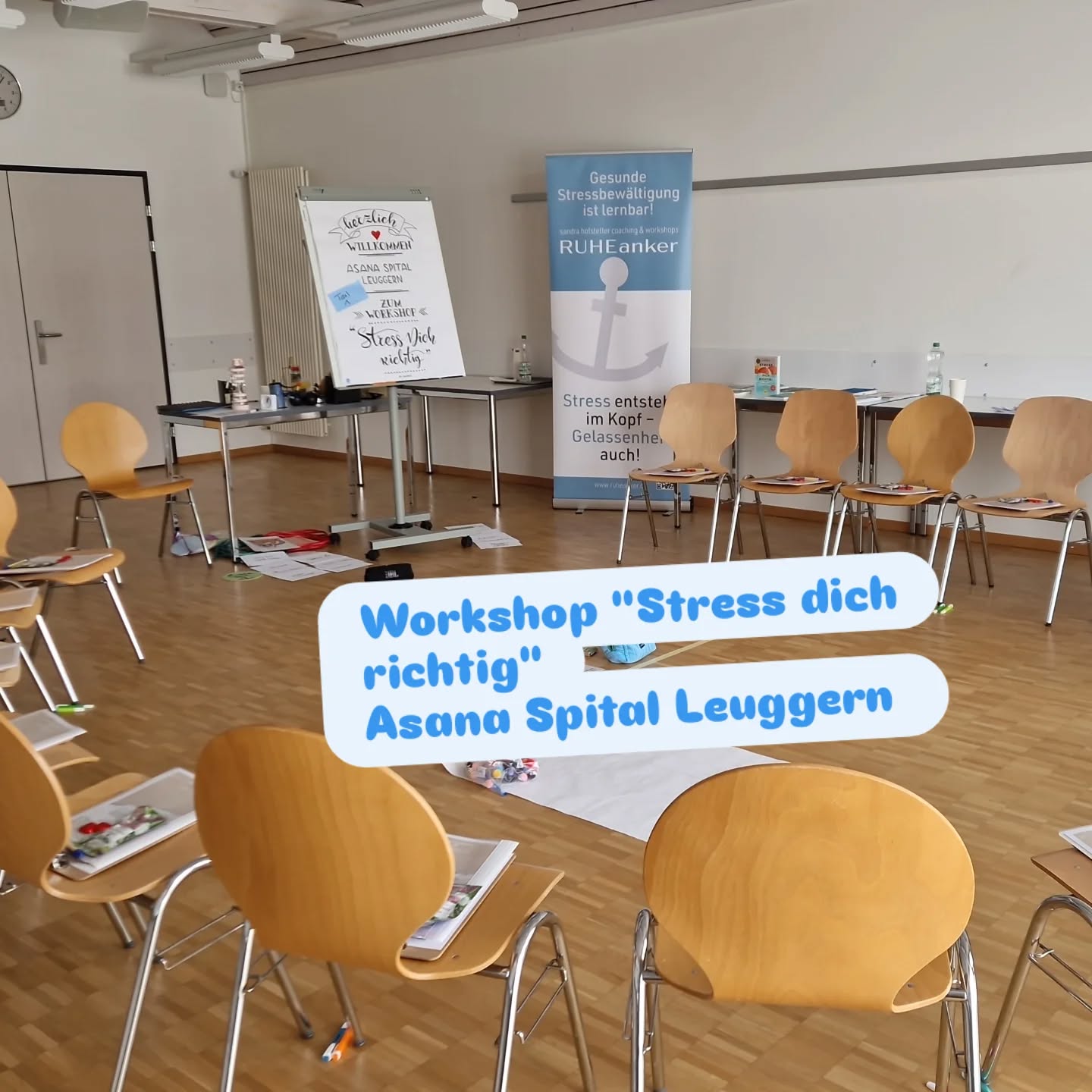 Der erste von insgesamt acht Workshop- Halbtagen "Stress dich richtig" ist vorbei.
Dabei lernen die MitarbeiterInnen vom Asana Spital Leuggern während 2×4h gesunde Stressbewältigung.
Schön, gibt es Arbeitgeber wie das Asana Spital Leuggern, welche sich so für ihre MitarbeiterInnen einsetzen.
Ich freue mich auf auf die weiteren Workshops mit euch..
Sandra von Ruheanker
@asanaspitalleuggern
@jacob.drachenberg