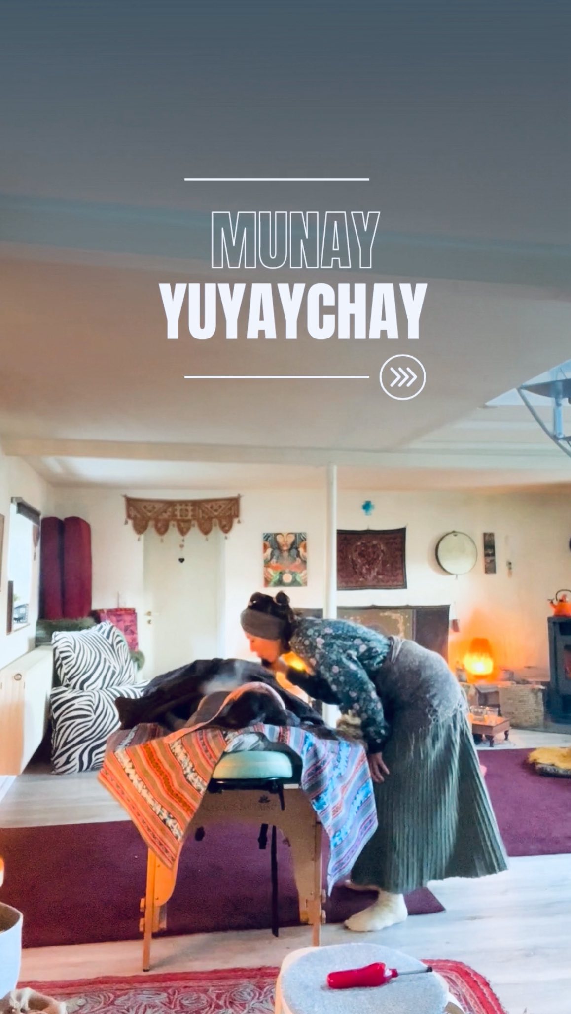 Munay Yuyaychay - liebevolle Erinnerung
Hier wieder eine liebevolle Empfehlung aus dem Wortschatz des Schamanismus.
Munay – Liebe, Herzensenergie, die Kraft des Herzens
Yuyay – Denken, Bewusstsein, Erinnerung, Geist
-chay – etwas hervorbringen, etwas entstehen lassen
Stärke deinen Glauben und prüfe den Weg, auf dem du gehst. Nicht jede spirituelle Stimme führt zur Wahrheit, und nicht jede Erfahrung aus der unsichtbaren Welt ist weise oder gut.
Darum: Bleibe wachsam und bewahre dein Herz im Glauben an Yaya. Prüfe aktiv, was dir begegnet.
Die spirituelle Welt ist mit Achtsamkeit und Vorsicht zu betrachten. Wirklich nur ein gefestigter Glaube in Yaya schenkt Klarheit, Schutz und Orientierung.
#munay #glaube #yaya #spirit #schamanismus