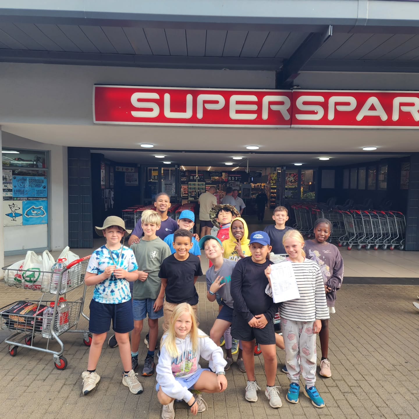 Our Grade 4 learners had an unforgettable time at camp at Mooirivier Farm! From the very start, the adventure began with a stop at SPAR, where the learners had the exciting challenge of buying their own groceries while sticking to a budget. It was wonderful to see them plan, think carefully about their spending, and work together as a team.
At Mooirivier Farm, the fun continued with beautiful hikes through nature, a refreshing swim in the rock pool, and the opportunity to learn more about the fascinating fynbos plants that are unique to our region. One of the highlights was when the learners cooked their own meals – showing great independence, teamwork, and creativity.
The camp was filled with laughter, learning, and special memories that will last a lifetime. What a fantastic adventure for our Grade 4s! 🌿🏕️✨