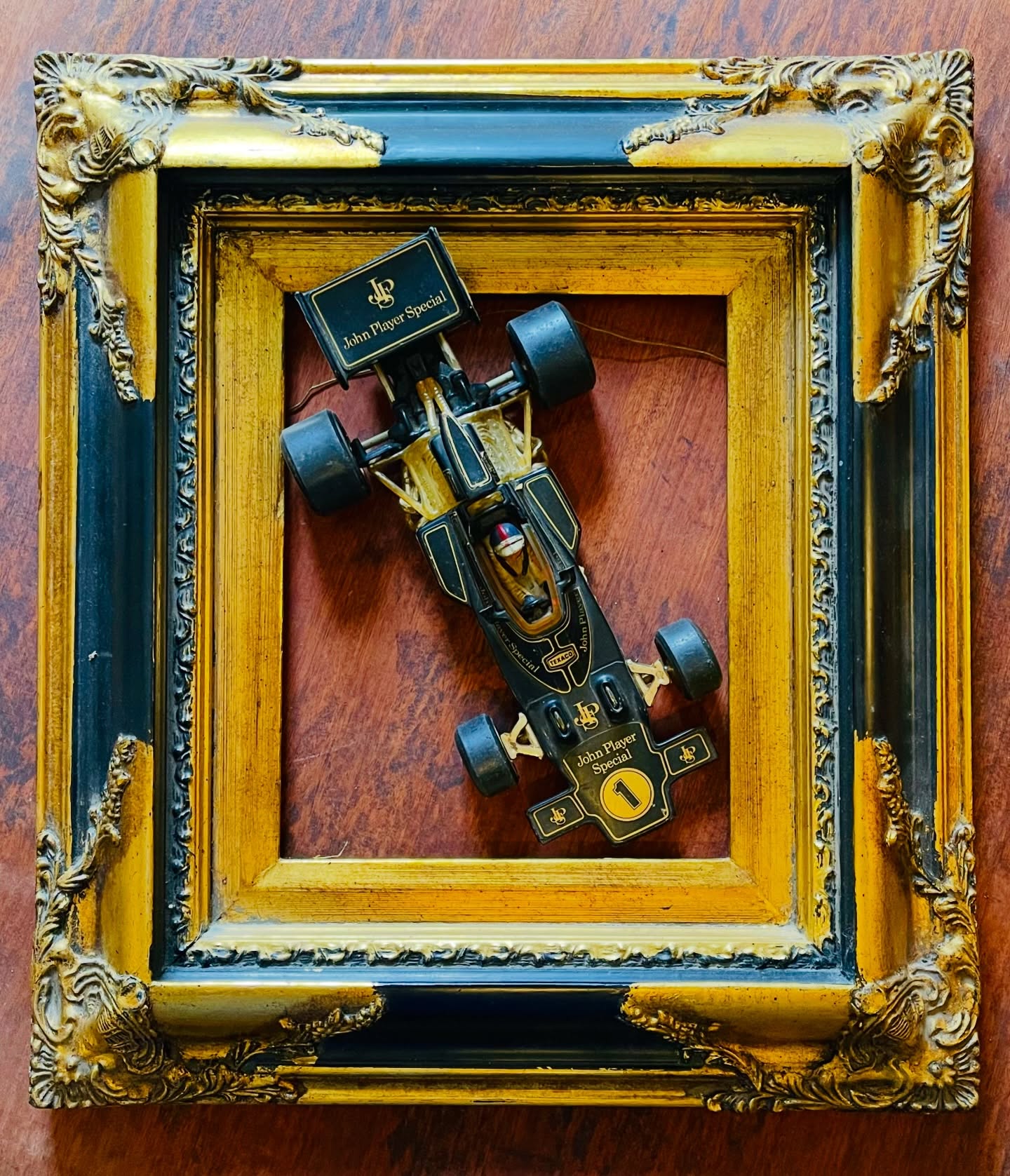 Nostalgia……. happy memories, influential moments in time, people, places, objects, sounds and smells that leave us with powerful positive lasting impressions.
What are your favourite nostalgic pieces?
#nostalgia #vintage #collectibles #greatbritishrevivals