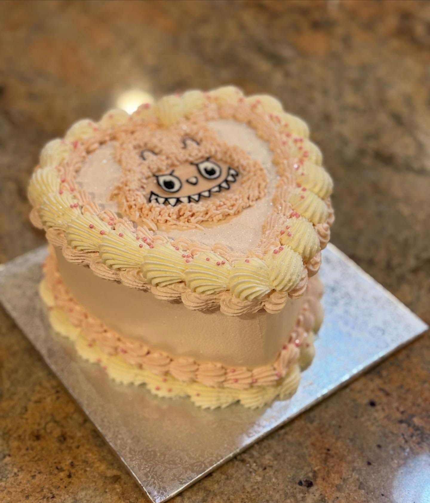 A cake and cookies for labubu’s biggest fan 🩷💜💙
#dakhasdesserts #labubu #customcookies #heartcake #surreybaker