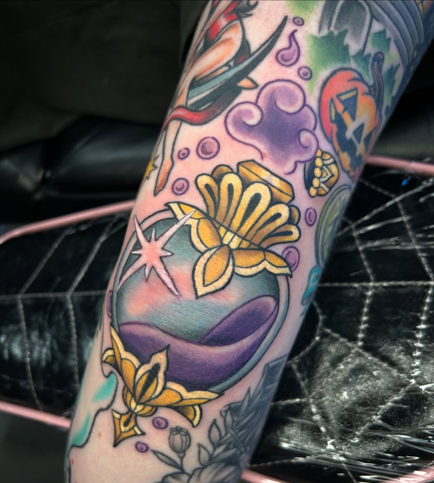 💜 Potion bottle on the elbow for @em.ily_hronec ! This was the last big spot to fill on her arm and she took it like a champ! We'll be adding some candy filler to finish it all off! ✨
.
.
.
#potionbottletattoo #potiontattoo #elbowtattoo #pghtattooer #pittsburghtattooartist
