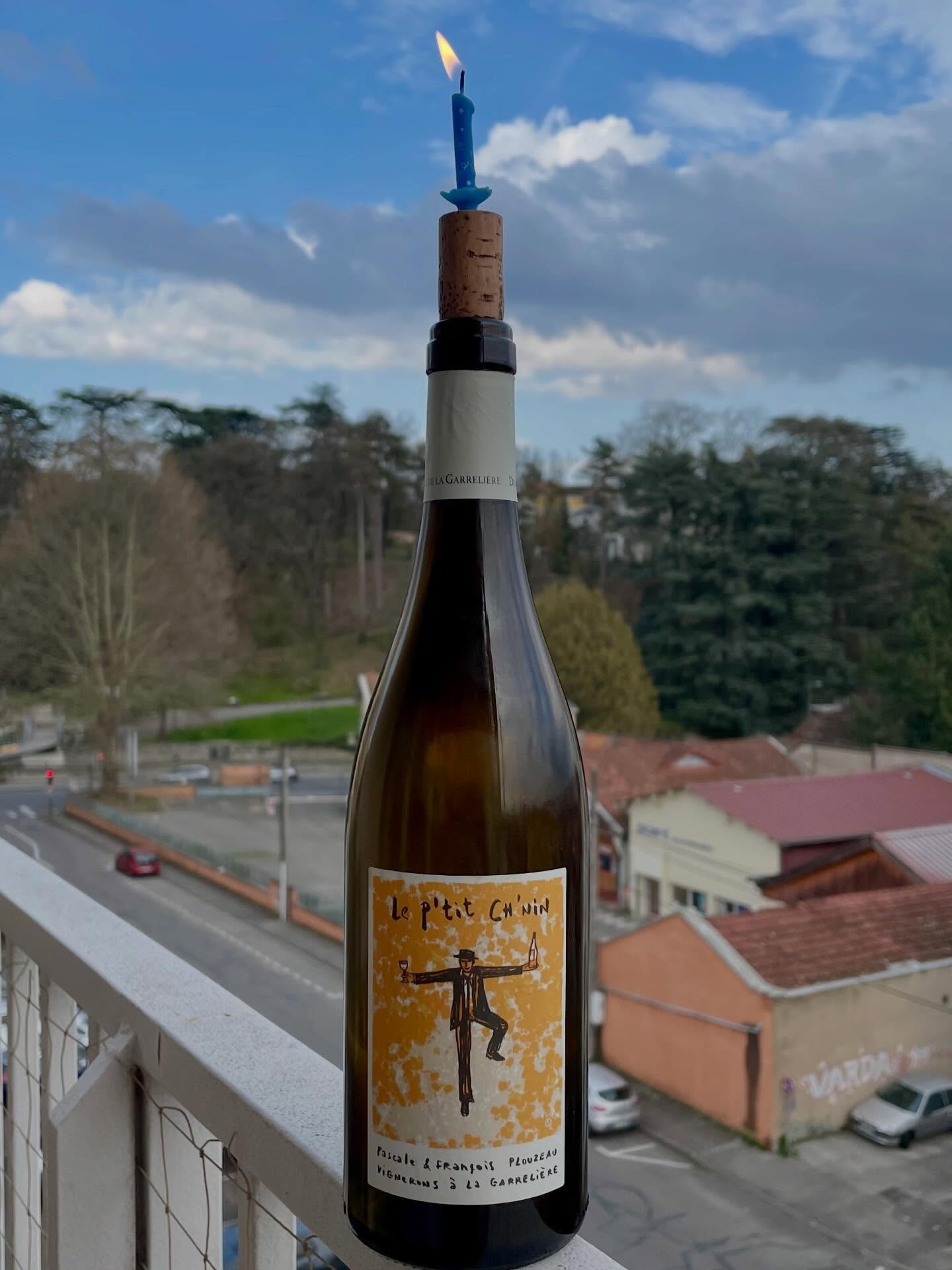 🎂3 ANS AUJOURD’HUI 🍾
Et oui, déjà 3 ans que DB Selection existe🔥
Je me suis lancé dans cette aventure avec une idée simple : faire rayonner à mon image les vigneron.ne.s que j’aime, et partager leurs vins aux tables, caves et pros de Lyon🍷
Merci à mes vigneron.ne.s, mes client.e.s, ami.e.s et partenaires qui rendent tout ça possible 🧡💙
L’aventure continue✌️🚀
#dbselection #vin #lyon