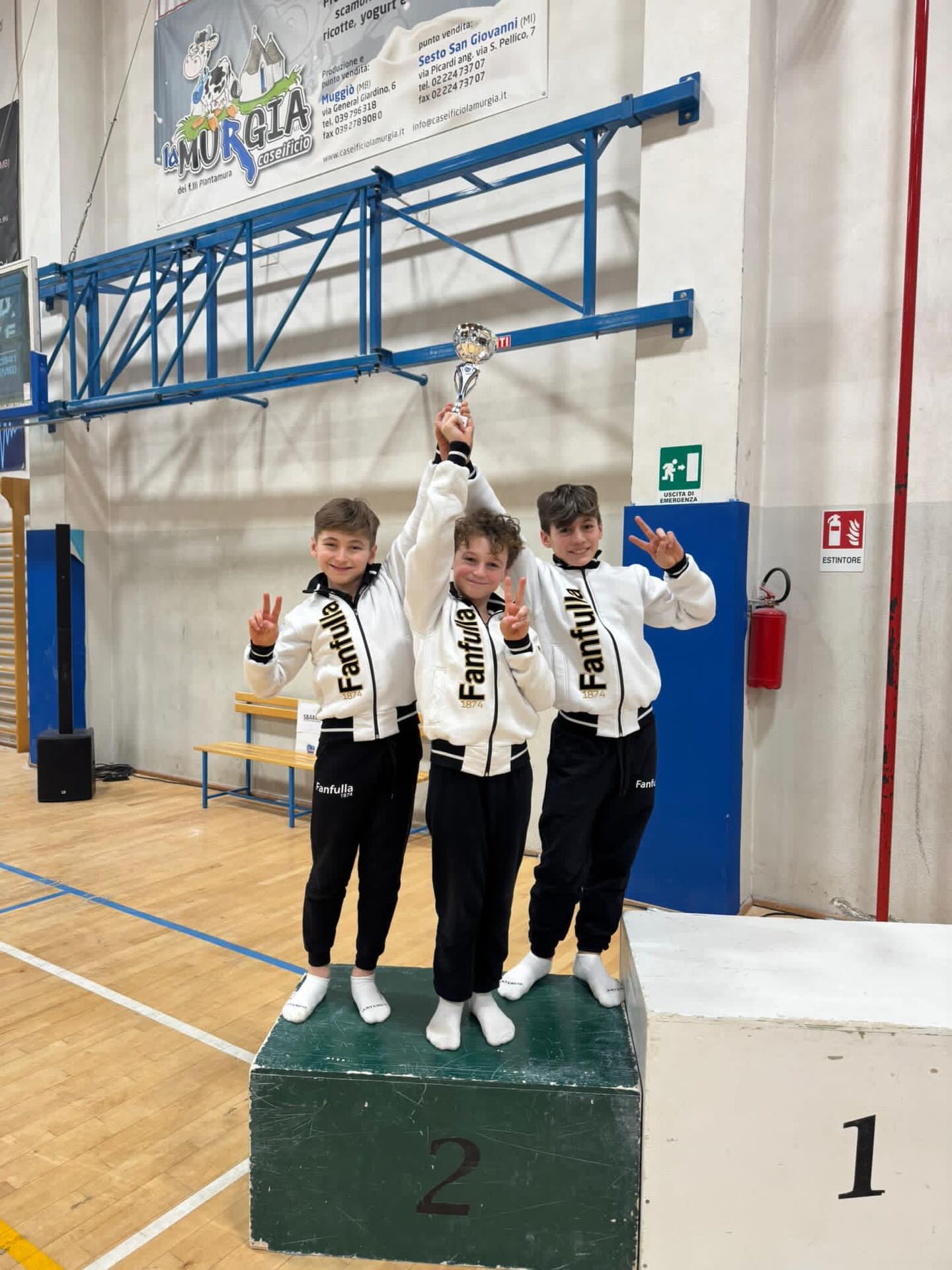 Un weekend pieno di gare e di emozioni! 🤸♂️💪🏻
⚫️Per quanto riguarda la sezione GAM, si è svolta la seconda prova del Campionato Regionale di Serie D LB Allievi con Mattia Zacchetti, Alberto Moriggi e Filippo Bianchessi, che hanno conquistato uno splendido 2° posto! 🥈👏🏻
⚪️Inoltre, c’è stata anche la prima prova del Campionato Supergym per i più piccoli: Jacopo Ferrari e Giulio Maria Blandi, che sono stati davvero bravissimi e hanno affrontato la gara con grande impegno! 💪🏻🤸♂️
Complimenti a tutti i nostri ginnasti per il lavoro, la determinazione e l’energia portata in Gara.