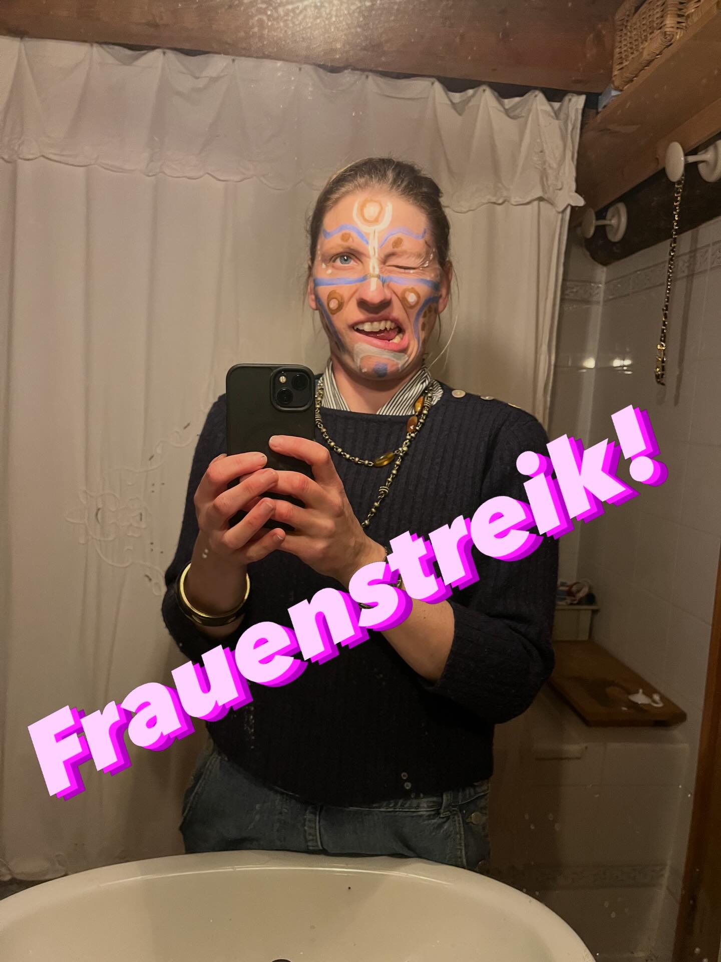 Gestern waren wir im Streik! Für unsere körperliche und seelische Unversehrtheit, unsere Würde und unsere Rechte als Frauen und queere Menschen und für unsere Kinder! @openspaceartprojekt