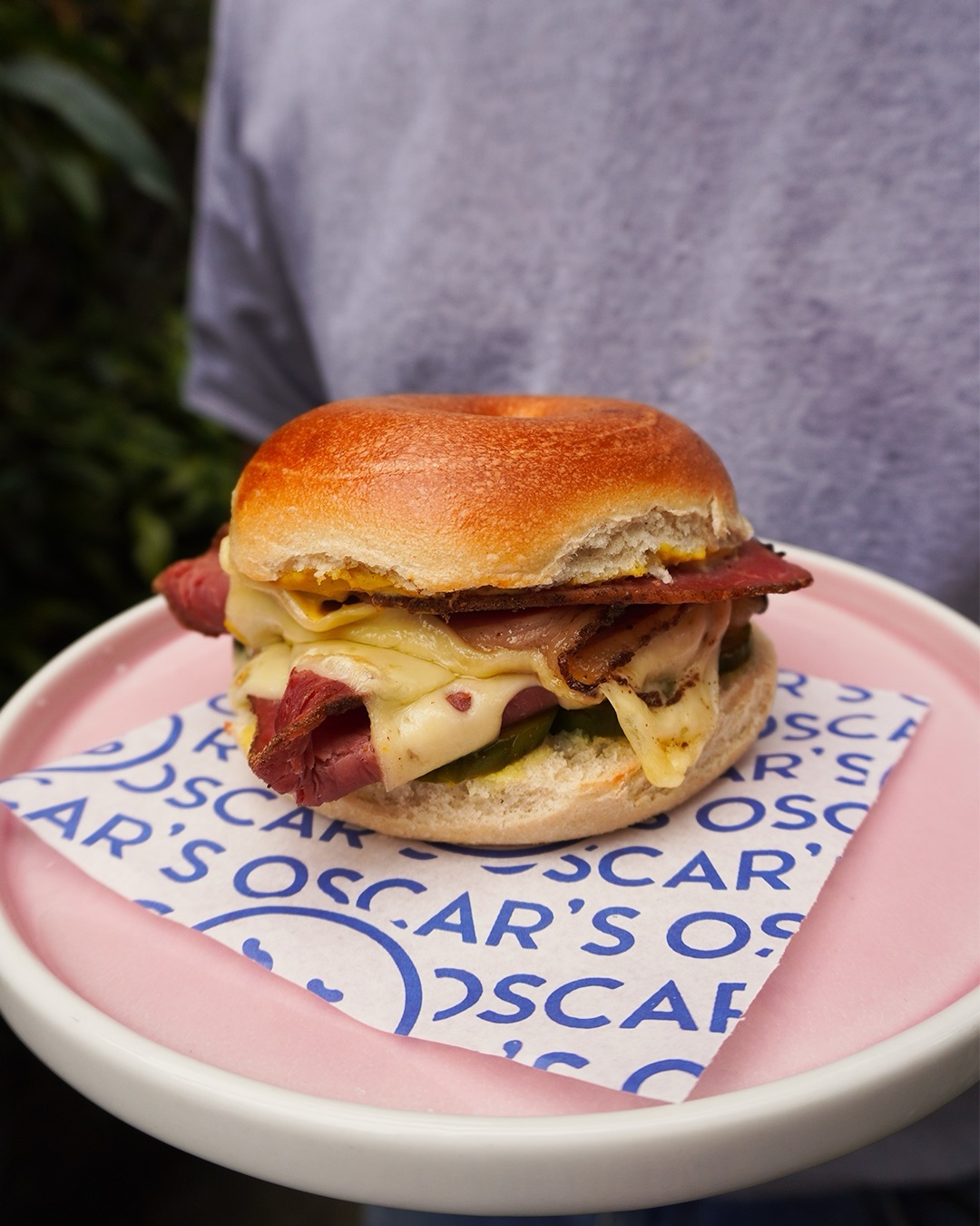 NEWWW BAGELS! Featuring our favourites @banookbagels - they are crowdfunding their new shop right now so if you love our bagels, you’ve got them to thank & you should absolutely donate to their fundraiser. Just sayin! Now to introduce our new bagels 😎👇
DELI PASTRAMI - pastrami, swiss cheese, mustard, pickled gherkin
(BACON) EGG & CHEESE - a familiar favourite, now with bacon!
First week of new menu has been full of love so thank you so much 🥰❤️🔥