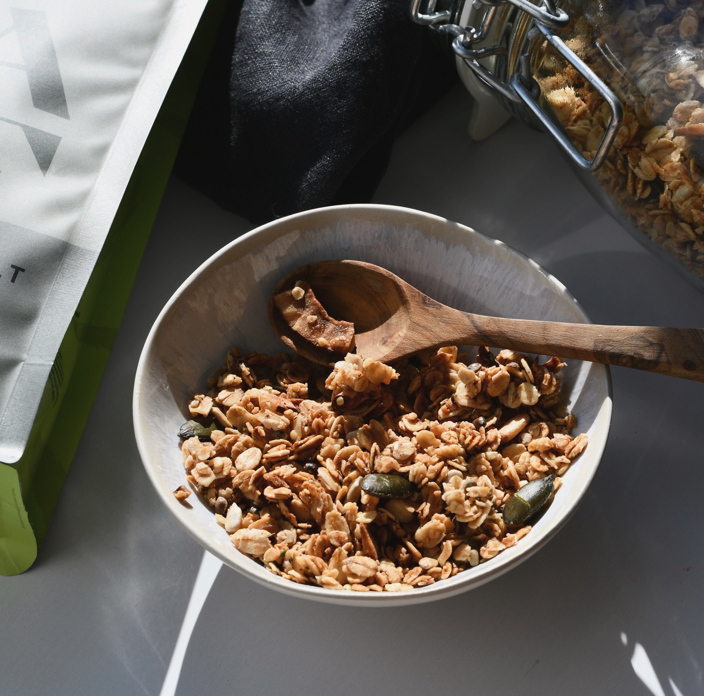 Wir wünschen euch ein wunderschönes sonniges Wochenende☀️
Vielleicht startet ihr ja mit einem ausgiebigen Frühstück mit unserem leckeren Granola aus geschälten und ungeschälten Hanfnüssen 😊
Lasst es euch gutgehen 🫶🏻🌱
#weekendvibes #granola #gesundesfrühstück #wochenendglück
