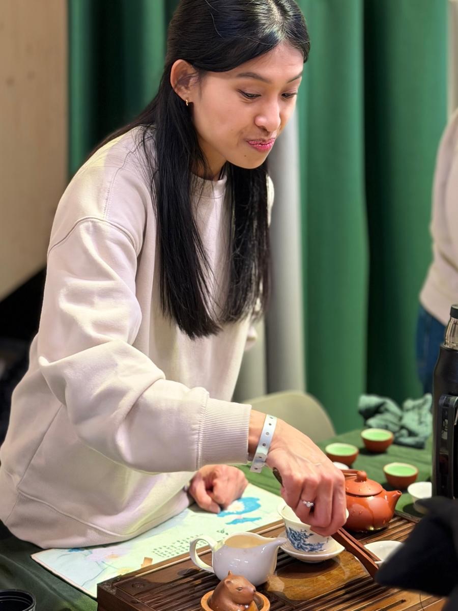 Hey Tea-lovers 🍵
We still have a few spots left for our Gongfu Cha workshop this Sunday March 15th!
This might be the last time you can experience our workshops between the beautiful gardens of Shofukan. So don’t miss out! 😉
For more info and ticket info, head to
🔗chanrotterdam.com/upcoming-workshops
Looking forward to share a tea with y’all!
Wishing you warm cups on a rainy day,
🍃 Han