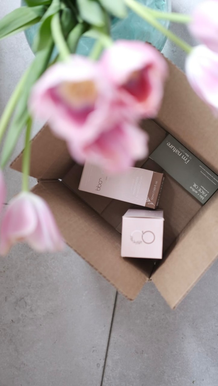 •vegan, cruelty-free, non-toxic•
your skin is part of your life story, so what you choose to apply to it matters; not only for your well-being, but for the world around you 🌍
these choices shape every formula we create
in our formulations;
🌿 vegan means our products contain no animal-derived ingredients
we rely on the power of plants, botanical extracts, and nature-driven actives to nourish and support the skin
🐰 cruelty-free means our products and ingredients are never tested on animals
beauty should never come at the cost of another life
🧪 non-toxic means we carefully avoid ingredients that may harm the skin, disrupt the body, or burden the environment
instead, we choose clean, research-supported components that work in harmony with your skin barrier
this philosophy is the foundation of everything we formulate ▫️
and because self-care is also a way of celebrating yourself, we have prepared a special offer for international women’s day
from march 6–9
• spend $100 — get 5% off
• spend $150 — get 10% off
• spend $200 — get 15% off
a small celebration of the women who choose consciously, care deeply, and honor themselves every day 🌸
the offer is available until march 9