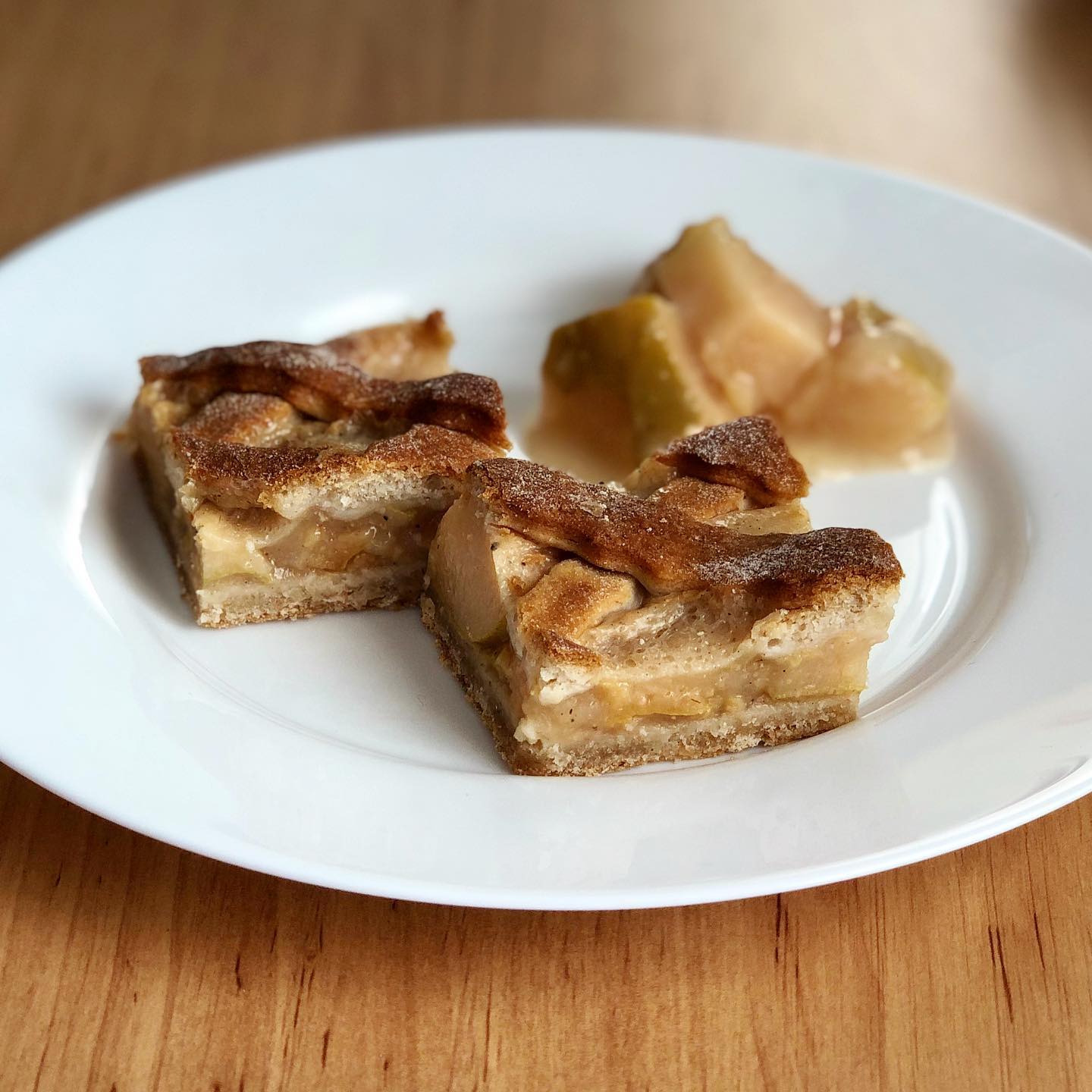✨Birsalmás pite vaníliás zab pudingporral, zabhelyliszttel✨
Hihetetlenül finom új pite recept reform összetevőkkel!
🌾teljes kiőrlésű zabpehelyliszt
🌾vaníliás zab pudingpor
🌾eritrit
A termékek megvásárolhatók partnereinknél vagy webshopunkon🛒📦
A receptet megtaláljátok weboldalunkon:
www.denes-natura.hu
Köszönjük a receptet @krdzsuzsa 😊
#denesnatura #reformreceptek #birsalmaspite #zabpehelyliszt #eritrit #zabpuding