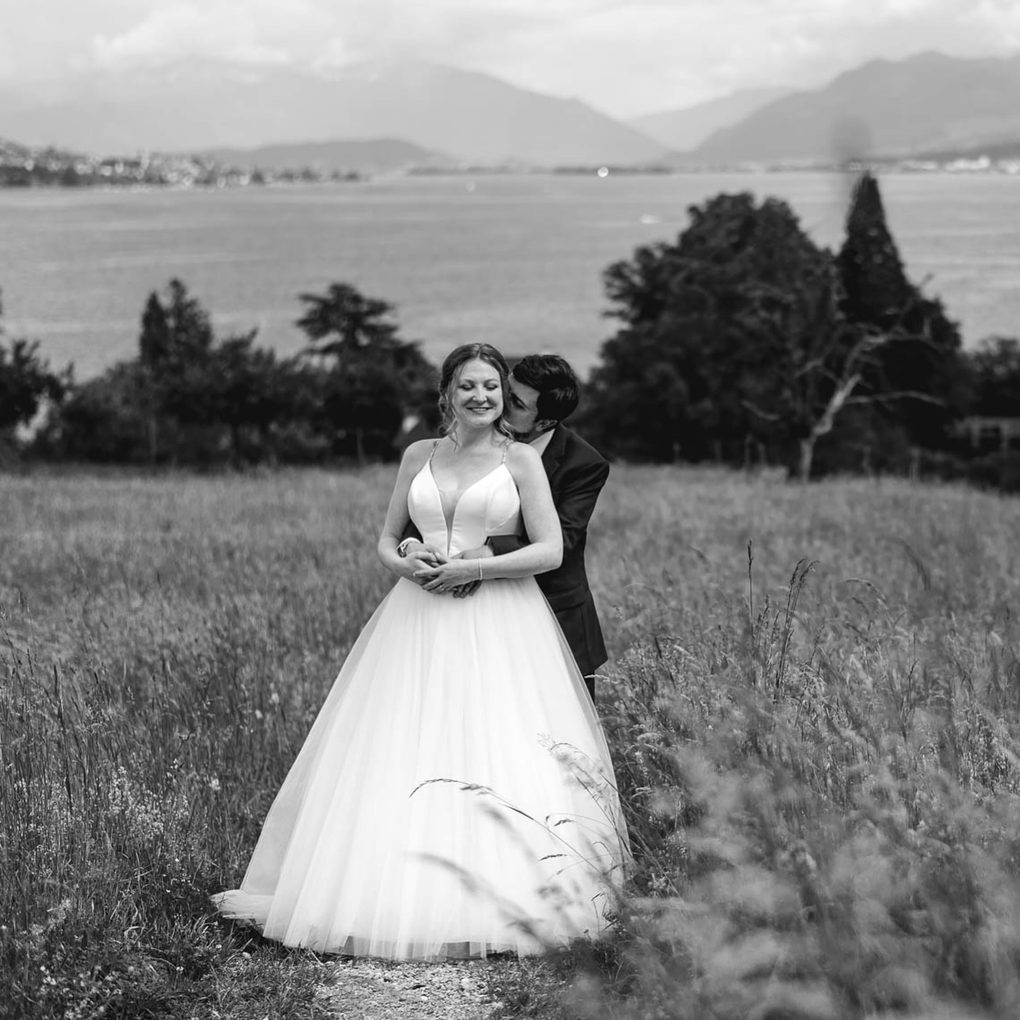 🤍 Deeply in love 🤍 Valeria & Fabian - 25.05.2024
Ihr seid ein super liebes Paar und es freut mich so sehr, dass sich unsere Wege sich gekreuzt haben und ich euch an eurem Tag begleiten durfte 😍📸
▪️▪️▪️▪️▪️▪️▪️▪️▪️▪️
❣️ www.trailsofyourlife.com ❣️
▪️▪️▪️▪️▪️▪️▪️▪️▪️▪️
Blumen: @anja_florales_design
Kleid: @brautmode_chezjanine
Anzug: @crowntailor
Ringe: @123goldschweiz
Papeterie: @sendmoments
Torte: @toertlifee
#weddingphotography #shesaidyes💍 #swissweddingphotographer #hochzeitsfotografieschweiz #hochzeitschweiz2024 #hochzeitschweiz2024 #hochzeitsfotografenschweiz #hochzeitsfotografzürich #hochzeitsfotografwinterthur #fearlessphotographer #luxuriouswedding #swisswedding #weddingphotographerswitzerland #iloveweddings #hochzeitsfotografschweiz #weddingphotoinspiration
#india
#hochzeitsfotografluzern #hochzeitsfotografschaffhausen #WinterthurCity #zurichwedding #zurichweddingphotographer #luzernhochzeit #HochzeitTessin #hochzeitwinterthur #hochzeitsfotografWallis #hochzeitsfotografgraubünden #blackandwhitephotography