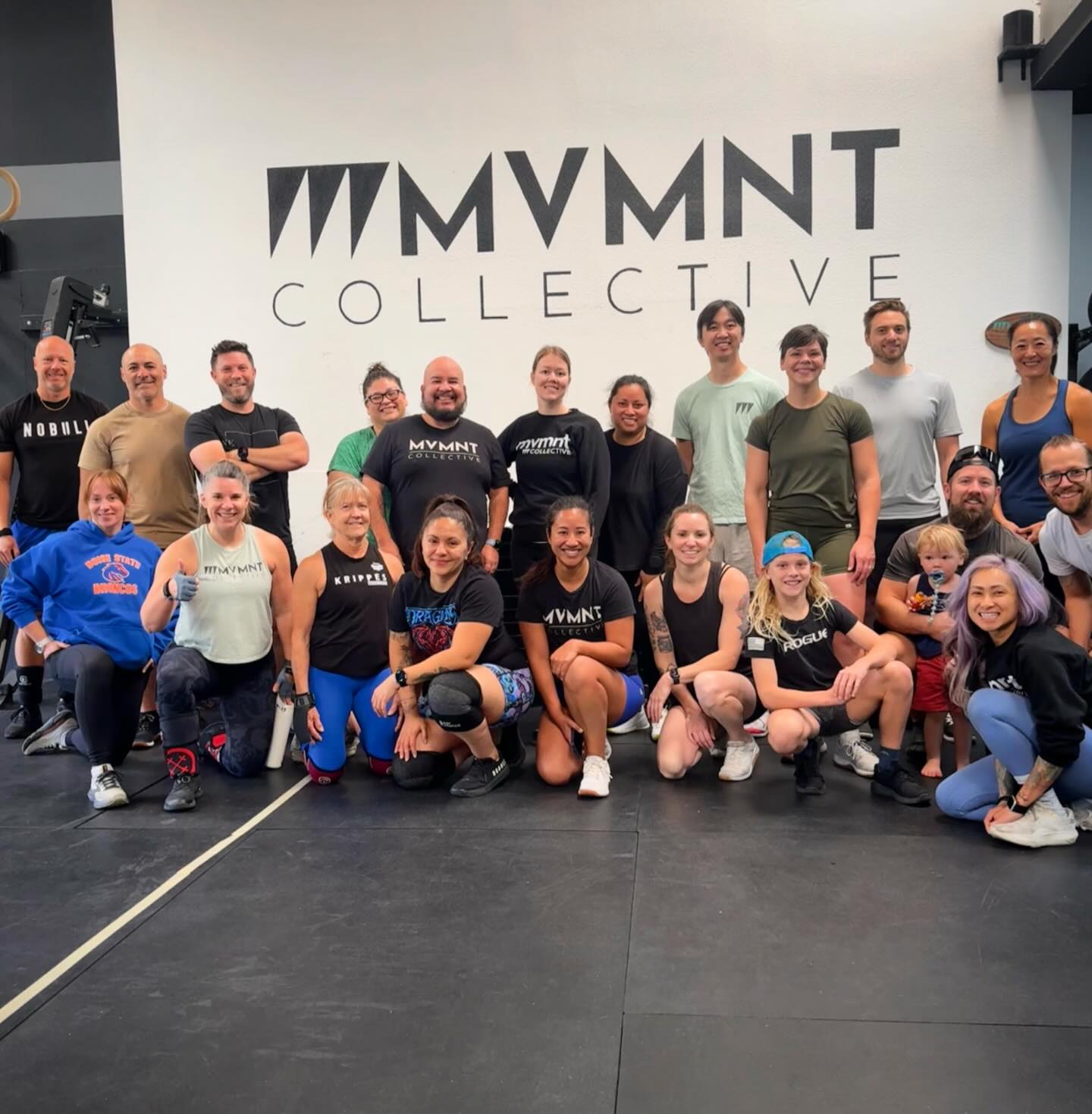 26.2 ✅
Week 2 in the books 📚
One more workout left!! We’ll see you all next Saturday, same time, same vibe 😎
Thank you EVERYONE who showed up to do the workout, help judge, support & cheer everyone on! We appreciate you all!!!
.
.
#crossfit #crossfitopen #crossfitcommunity
