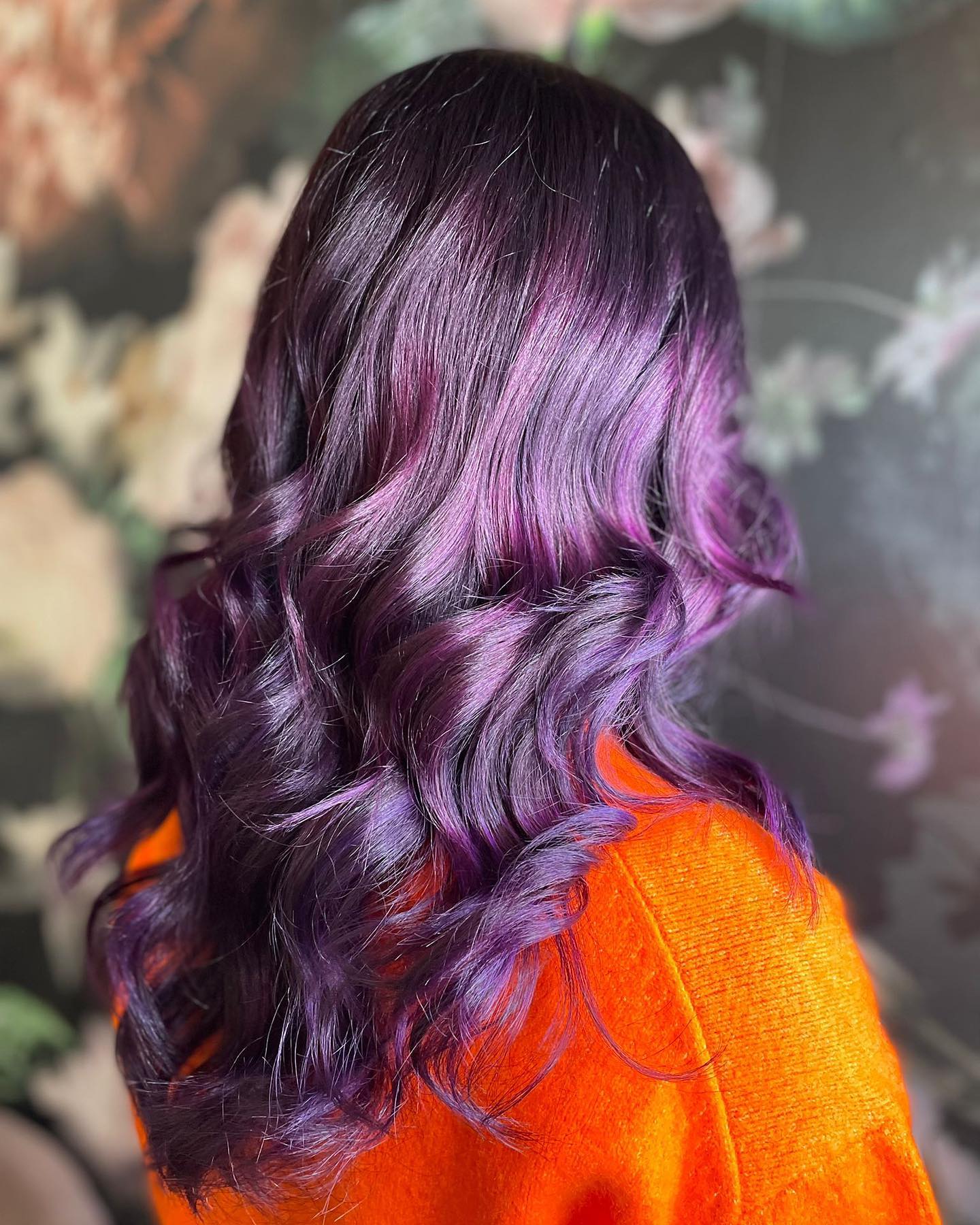 violet hair 💜
#violet #violethair #violetbalayage #balayage #balayagehair #balayageartist #pulpriot #marianila #newflag #olaplex #urbanalchemy #ghd #dyson #evohair #köpenick #kopfkünstler