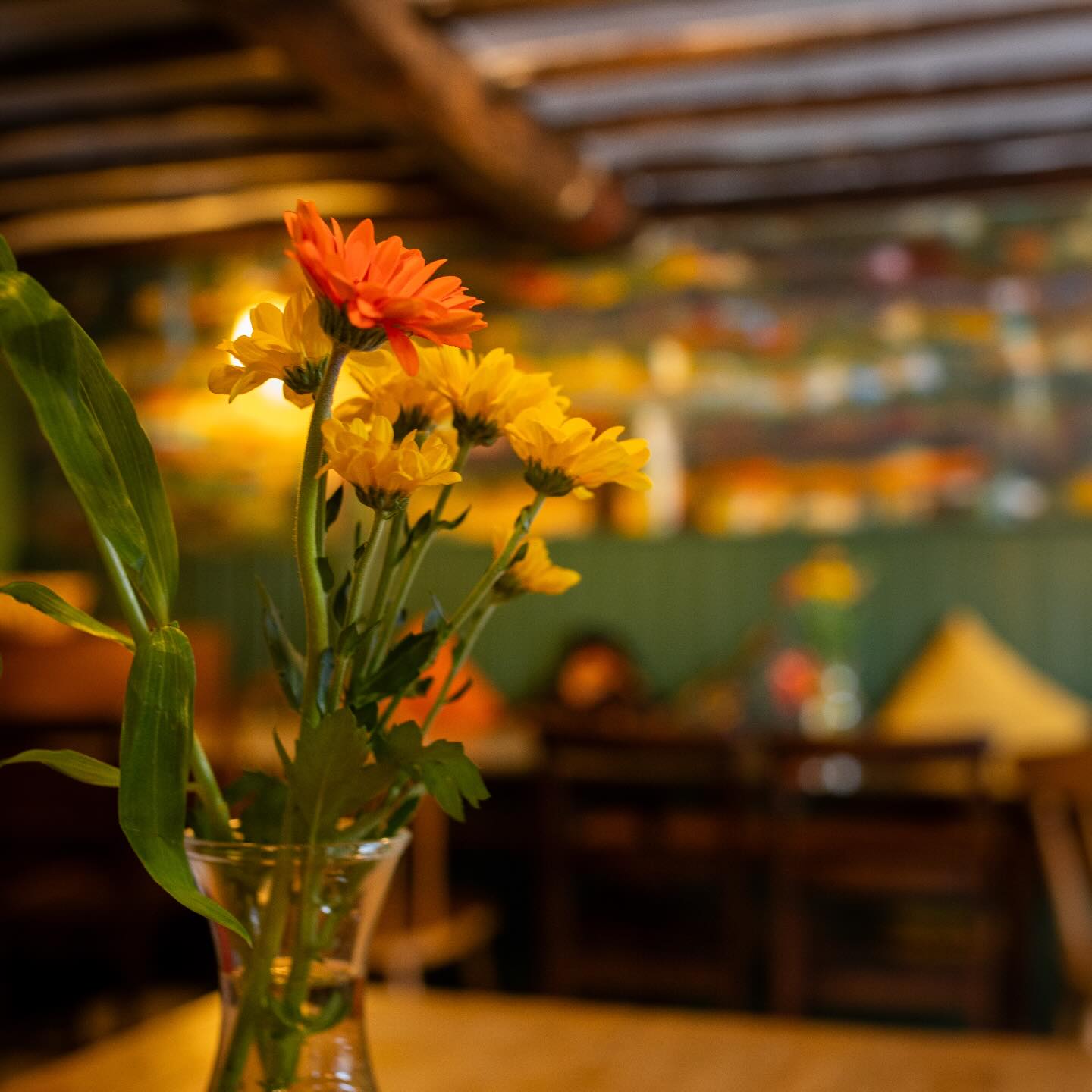 Mothers Day this Sunday ๐
We have Roasts from 12 and the wonderful โSoul Matesโ playing from 4pm ๐๐ธ
Only a couple of tables left available - book via our website or give us a call ๐