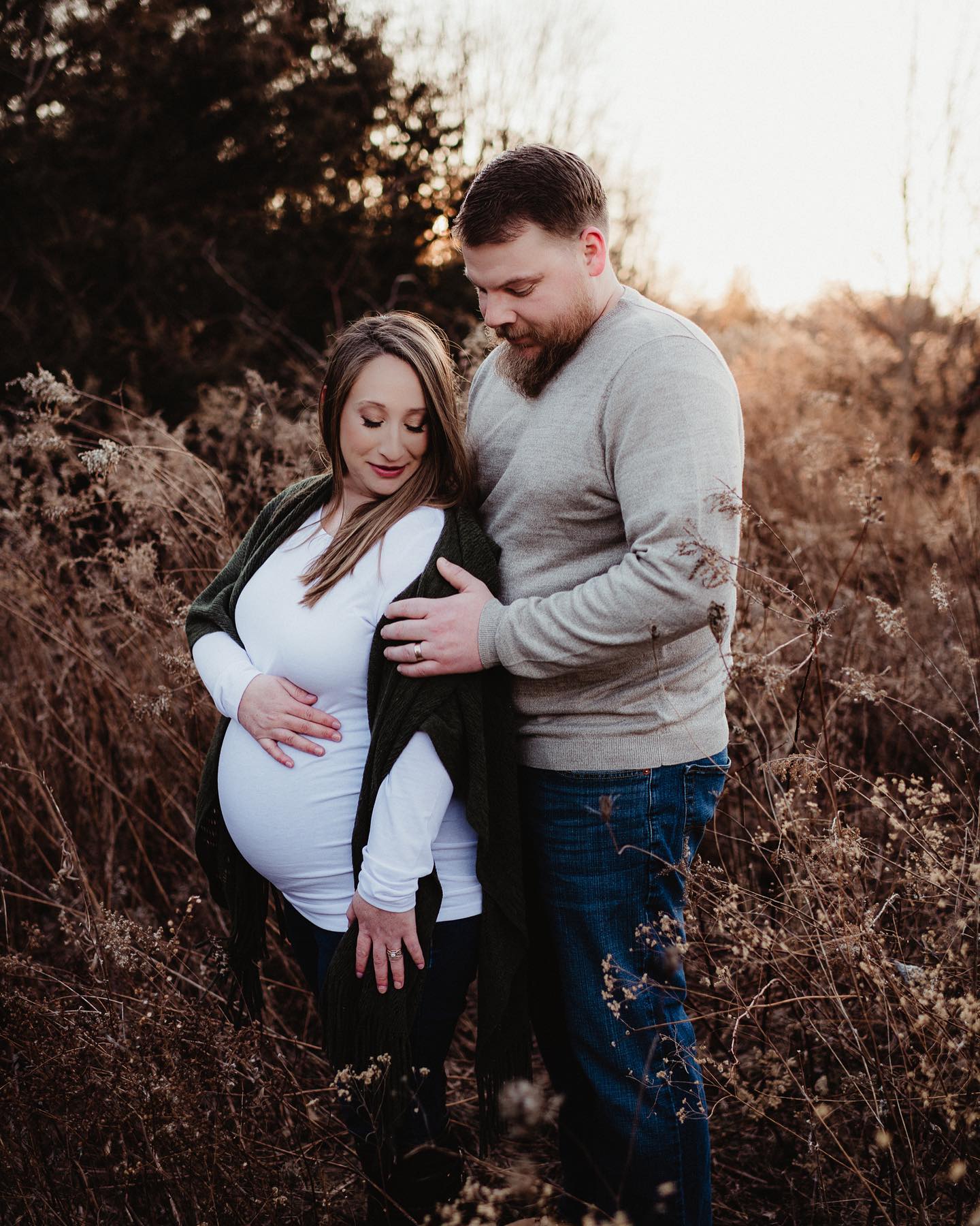 Such a beautiful and fun family! #rochesternyphotographer #rochesternymaternityphotographer #maternitysession #familysession #lifestylephotography #love #sunset