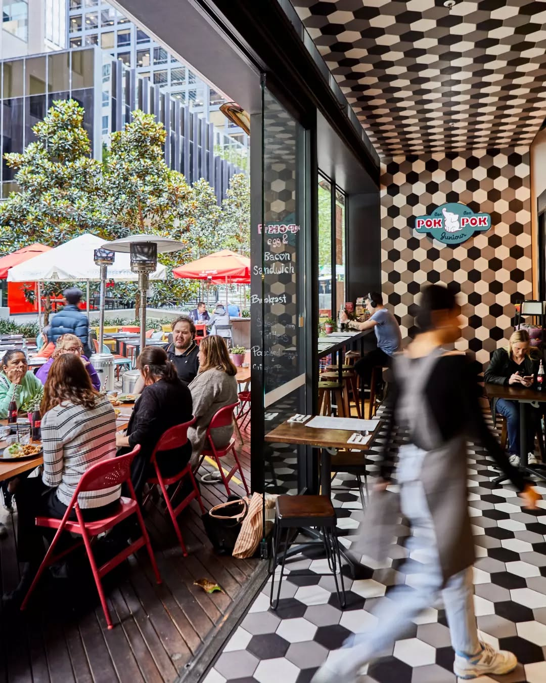 Our space moves at your pace! 🌆🍜
Whether you’re ducking in for a quick drink, grabbing a bite on the go, or settling in for a full sit down meal, Pok Pok Junior fits right into your day. The food’s hot, the drinks are cold and the city will keep rolling around you.
📍 Book your table via the link in bio!
#AsianStreetFood #PokPokJunior #MelbourneCBD #MelbourneLunch #ThaiFoodMelbourne