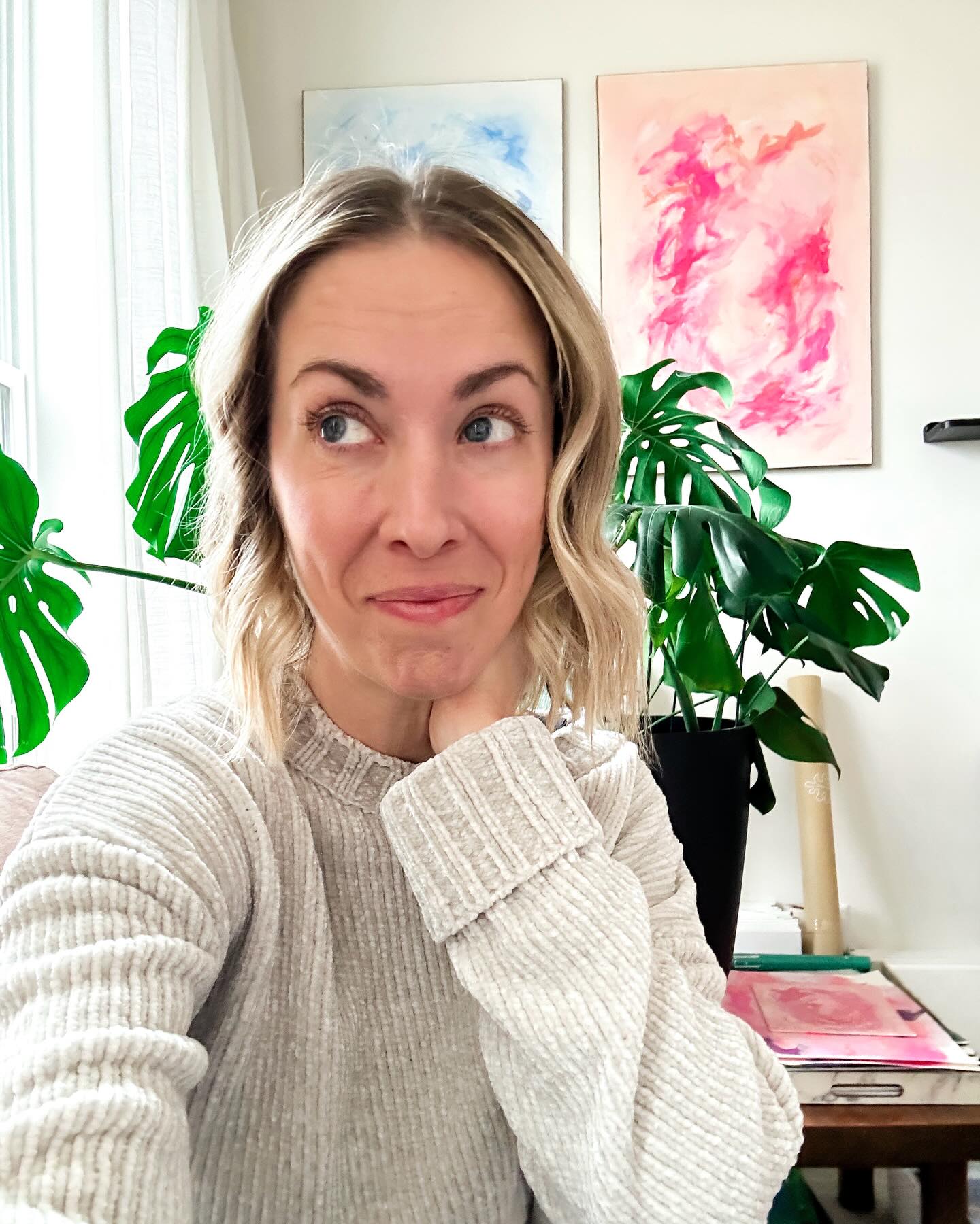 Last week, I felt like every time I painted, I just made things worse. It was so frustrating! So I forced myself to step back and take a break … and yesterday went so much better. Here’s hoping for a lighter, easier, more flowy week of art making!
#painting #abstractart #creativelife #upsanddowns #zimmestudio