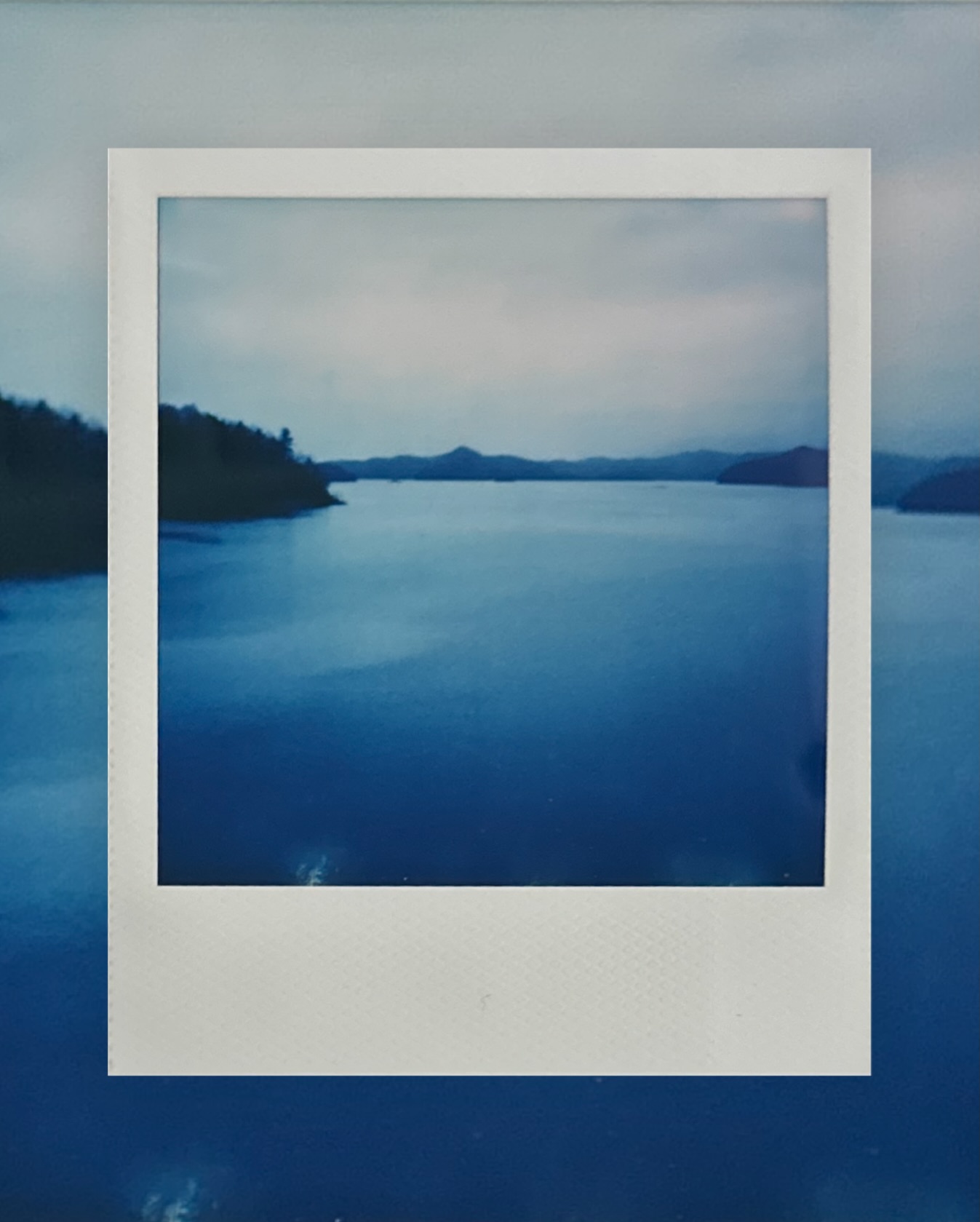 This morning’s Blue Hour was just fantastic. I took this on top of the South Holston Dam in Bristol, TN.
Camera: @polaroid SX70
Film: SX70
#instantphotography #photography #polaroid #sx70 #instantphoto