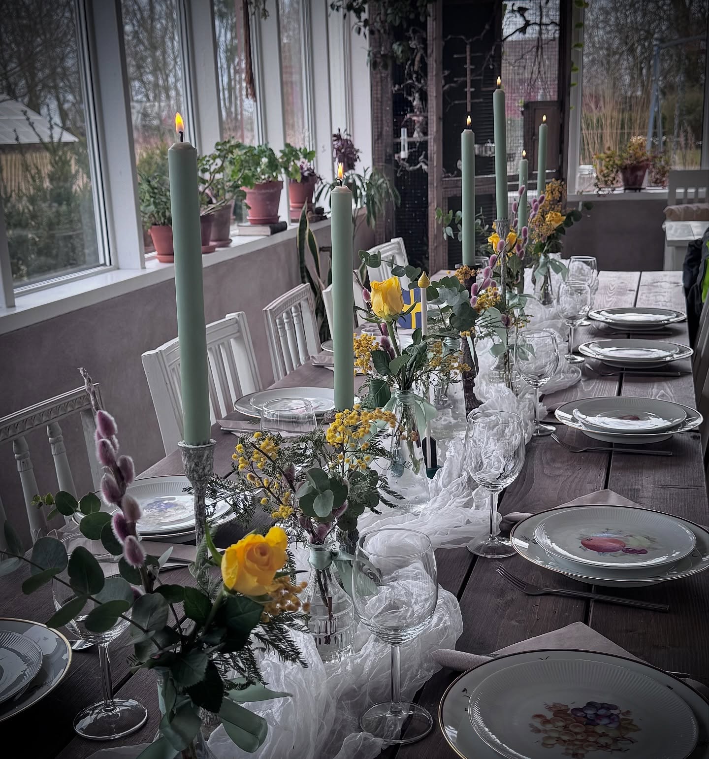 ~Årets första kalas~
Alla årstider året runt, här blir det alltid mysigt dag som kväll.
Konferens, kalas och bröllop mm. Orangeriet, vår dröm hyr vi ut till olika ändamål. Som här, igår då en jubilar firade med sina nära och kära.💕
#orangeri #uthyres #veckansvackraste #dukning #kalas
