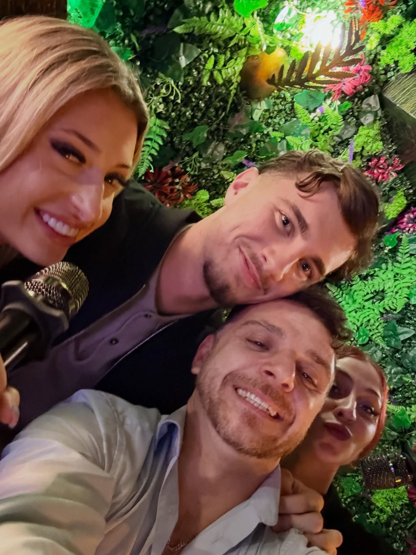 Happy Saturday 🎤 🍾🥂❤️ @zebrano_brentwood