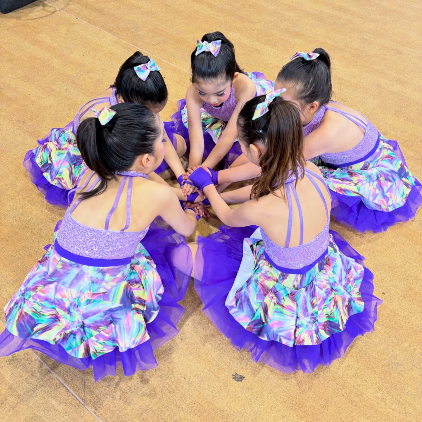 Before the music starts, we remind ourselves…
We’ve got each other 💜✨ #TeamSpirit #dancelife #balletstudent #dance #danceteam