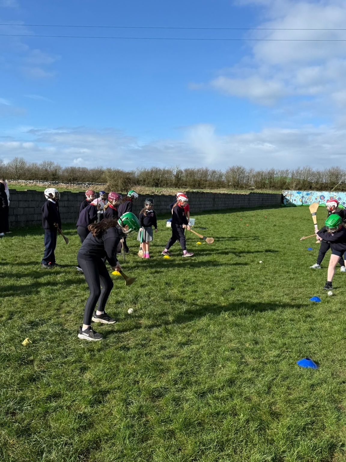 Last week was our first week of hurling training with Ava from Turloughmore 🏑
Great effort and teamwork from everyone, but most importantly lots of fun! 👏