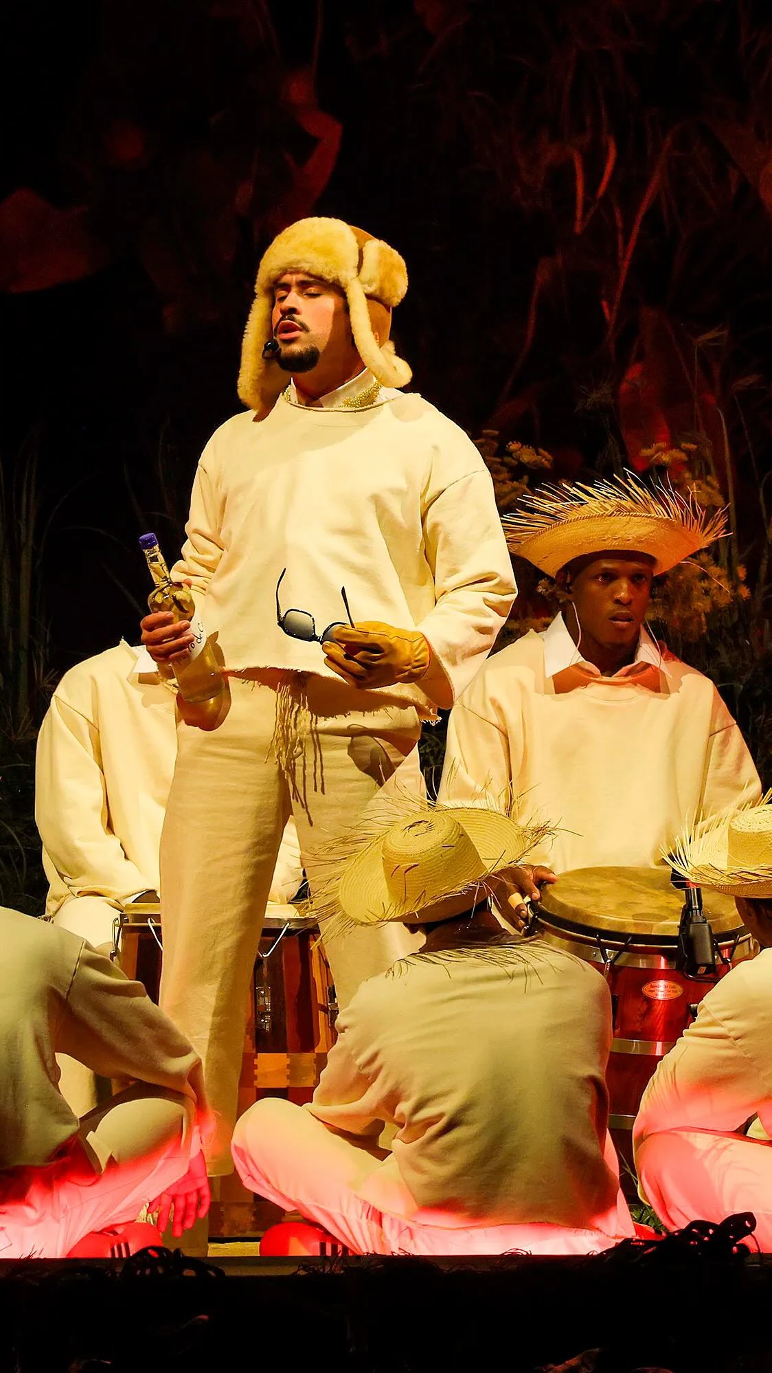 @badbunnypr canta “YONAGUNI” en Japón para el “Spotify Billons Club” 🇯🇵