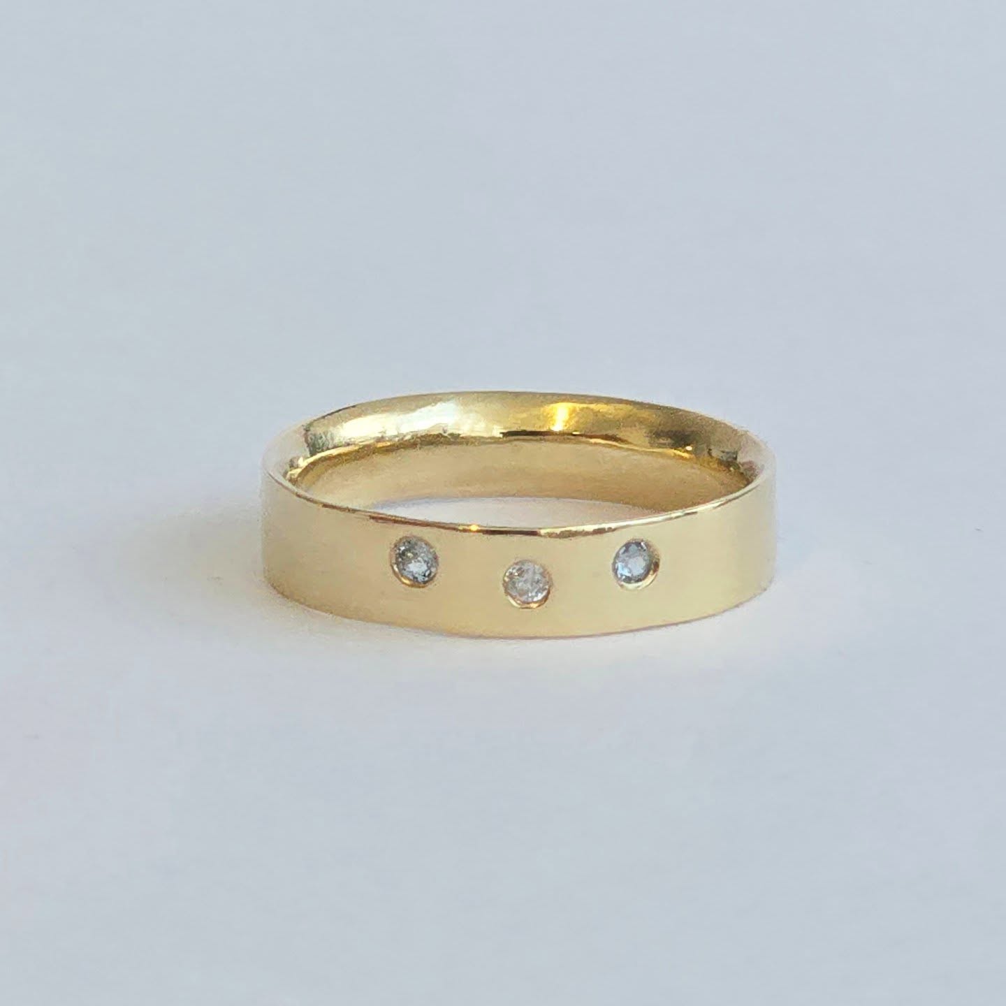 It was a pleasure to make this gorgeous 9ct gold set for a special birthday ✨️