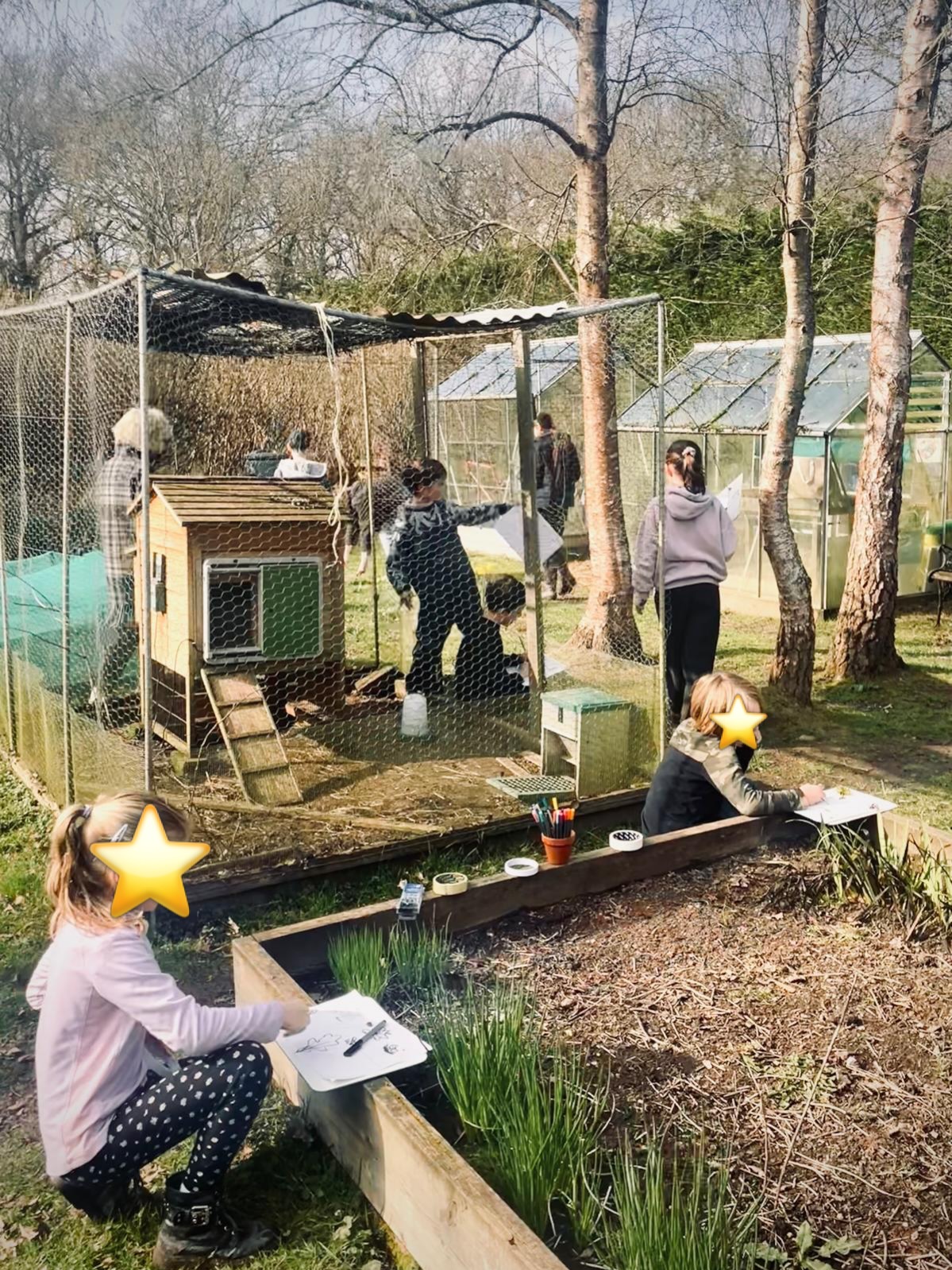 When inspiration for your Spring-themed mosaics is all around 🌷🪻🌸