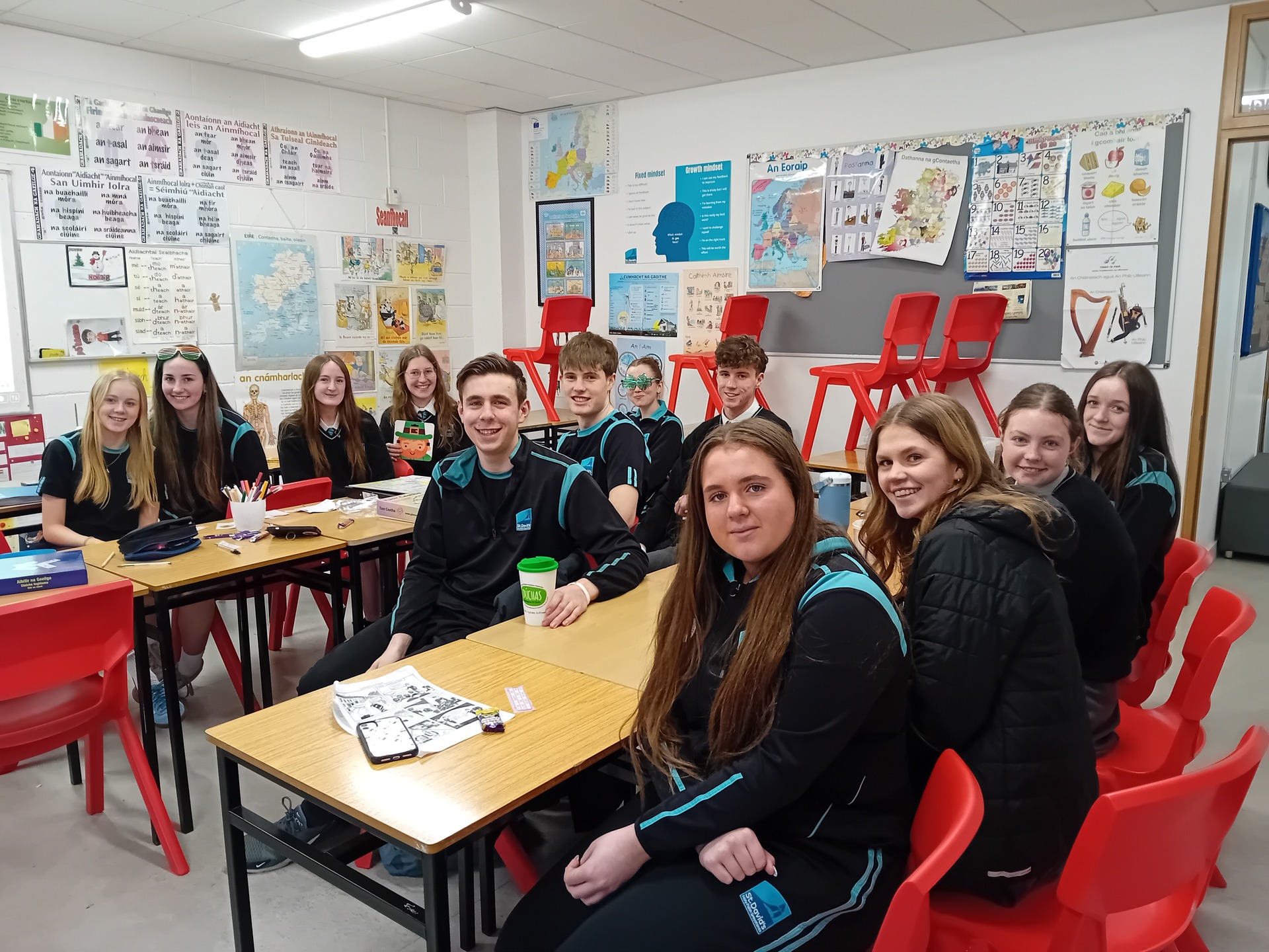 ☘️ To mark Seachtain na Gaeilge, the Irish department have organised a host of events to celebrate our language and culture. Our 6th years enjoyed a lively Sraith Picitúr workshop while Club Gaelige enjoyed Comhrá agus Biongó!