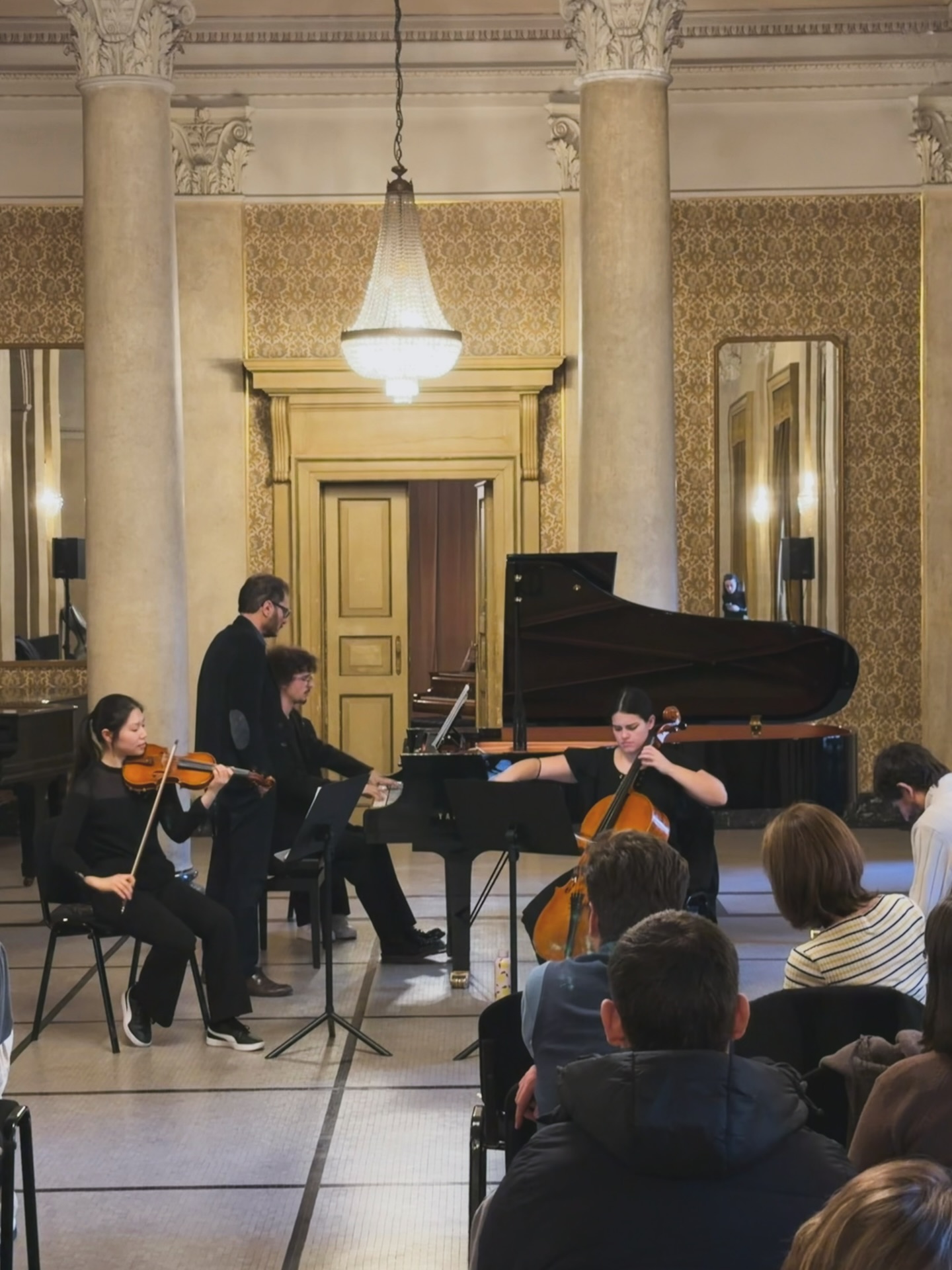 La fantastica Residenza Artistica del Trio Debussy (@triodebussy) - Antonio Valentino (@antonio.valentino_um), Piergiorgio Rosso (@piergiorgio_rosso_69) e Francesca Gosio (@francesca_gosio)!
Grazie @teatroponchiellicremona e @fondazione_cariplo.
Un ringraziamento speciale al Conservatorio C. Monteverdi (@conservatoriocremona) e all’IIS Antonio Stradivari (@istituto_stradivari_cremona) per la partecipazione!
The fantastic Artistic Residency of Trio Debussy (@triodebussy) - Antonio Valentino (@antonio.valentino_um), Piergiorgio Rosso (@piergiorgio_rosso_69), and Francesca Gosio (@francesca_gosio)!
Thanks to @teatroponchiellicremona and @fondazione_cariplo.
A special thanks to the C. Monteverdi Conservatory (@conservatoriocremona) and the IIS Antonio Stradivari (@istituto_stradivari_cremona) for their participation!
#TrioDebussy #conFondazioneCariplo #CasaStradivari #Cremona #TeatroPonchielli