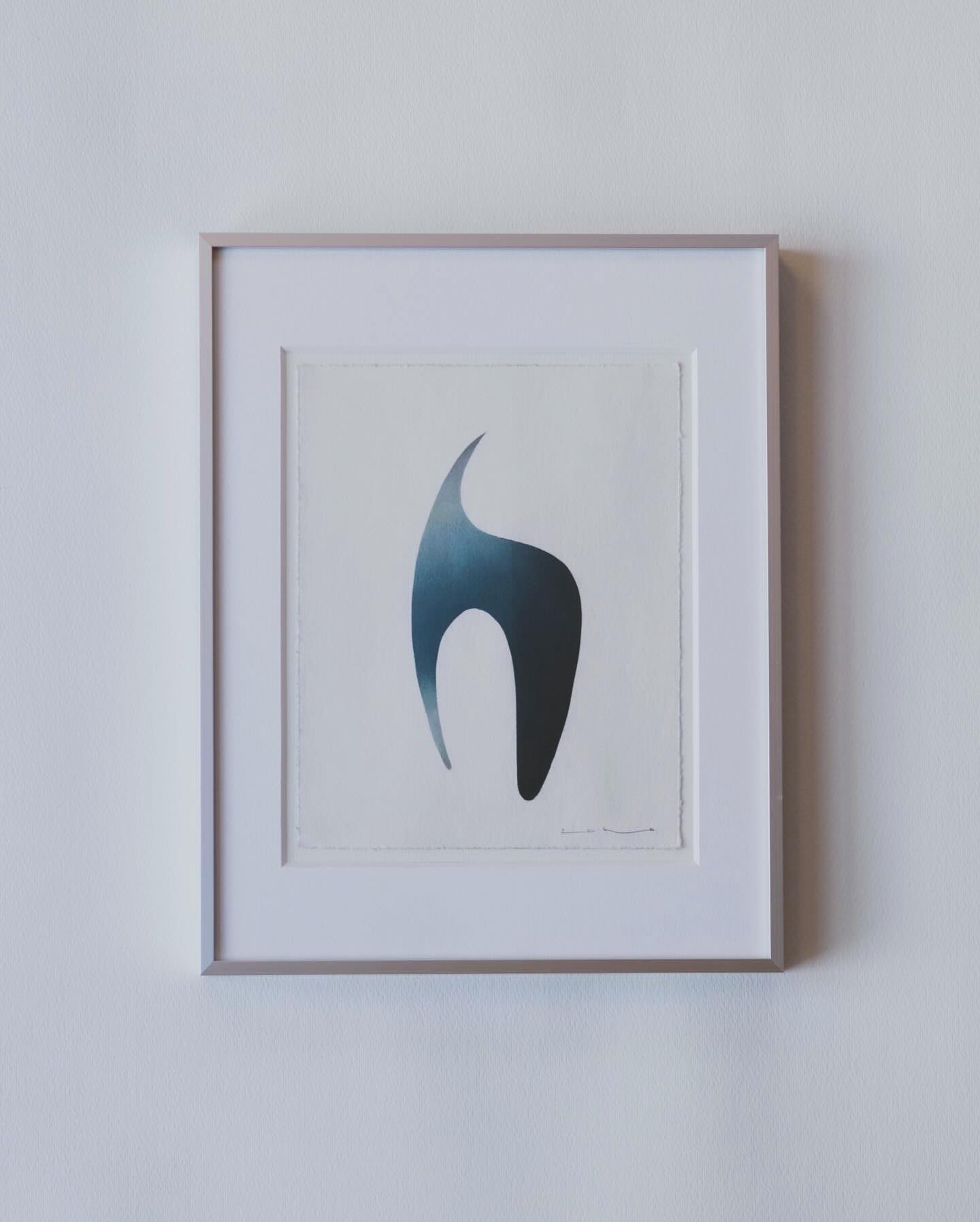 「形象の詩」
美しきものは戦わない
他人、もちろん自分とも
.
The beautiful do not fight.
Neither with others, nor with
themselves.
紙に型紙、パステル stencil, pastel on paper
16cm × 20cm / unique 2026
#平和#drawing#artwork#poem #詩