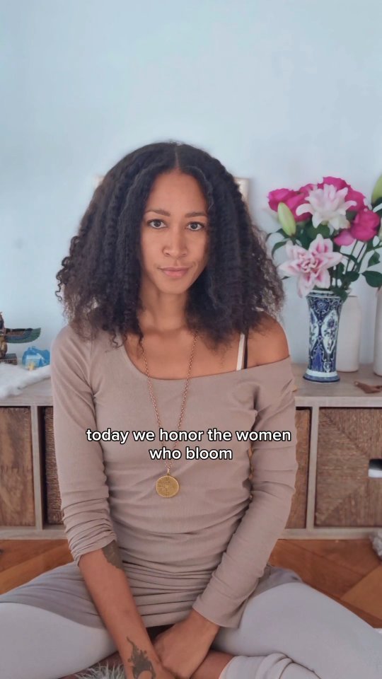 WOMEN & ROSES 🌹
Today I am deeply thinking about Roses, contemplating them in my home, smelling their aroma in my daily beauty and annointing rituals, feeling how their energy affect my space positively.
You feel depressed or confused after the Eclipses? 🤣 bless you my friend, get some Roses 🥲🙏🏽🙇🏽♀️😆
I will create a shamanic course on Rose Medicine. It is so vast. But in the meantime, I invite you to gift yourself some Roses. Wear pink. Drink Rose tea. Smell Rose oil. Look at Roses...anything will do!
Flower bring life into your home and specially Roses harmonize your field, your relationships, your emotions and anchor a remembrance of Divine Love directly into the subconscious mind each time you look at them.
Sacred and ritual are part of daily life. It can be as easy to start creating a relationship with your spirituality and the natural gift of healing we all carry.
🌹🌹🌹
Happy Women's day.