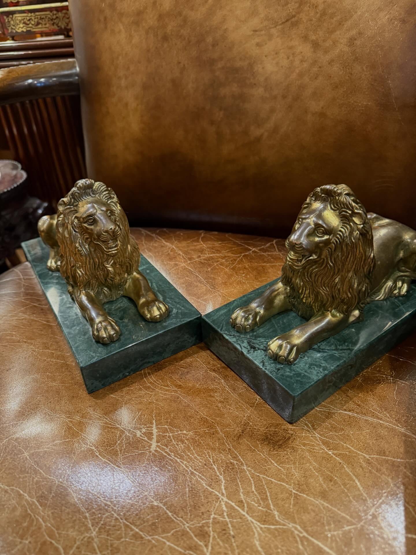 Pair of bronze lions on marble bases#antique#french#objetd’art#portobello#website