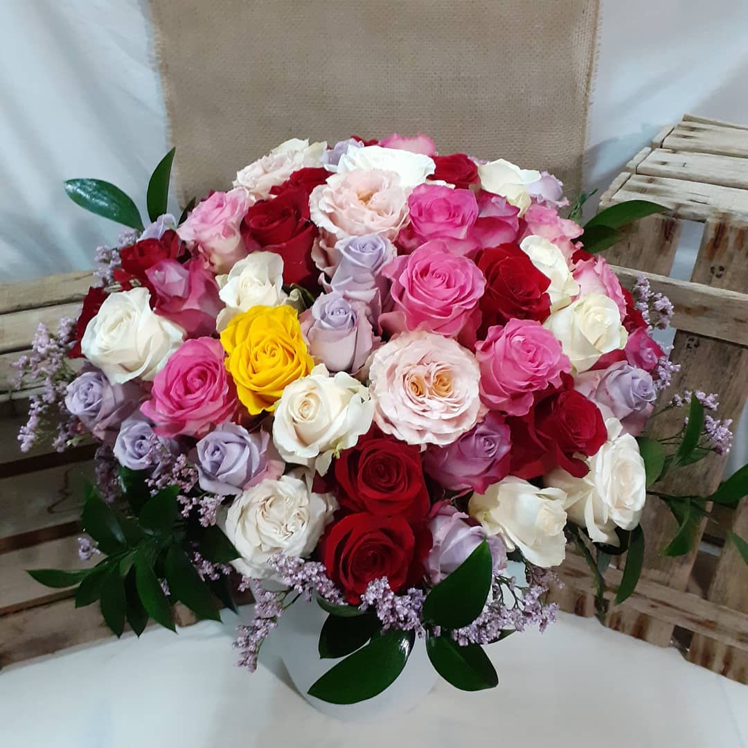 Espectacular ramo de 60 rosas!! 😳💐
.
.
.
.
.
.
.
.
#flores #floristry #floristeria #natura #regalos #sanvalentin #diadelosenamorados #rosas #rosa