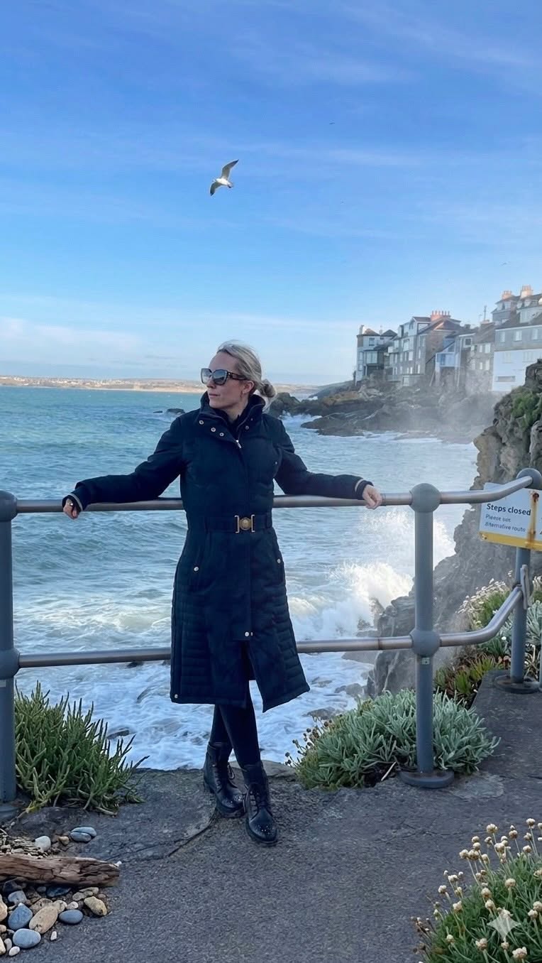 A perfect day in St Ives looks like this… 🌊🐚
Sea views, fresh Cornish seafood, and a beautiful boutique stay right in the heart of town.
A day here often begins wandering through the cobbled streets, browsing independent boutiques and pausing by the shoreline to watch the waves roll into the harbour. Lunch might be fresh Cornish mussels and a chilled glass of rosé by the sea, before retreating somewhere calm to slow the pace again 🍷
That’s exactly what Host St Ives offers. Hidden within a beautifully restored Victorian bank building in the centre of town, it feels private, intimate and thoughtfully designed.
We stayed in the Library Suite, which feels like a quiet retreat after a day exploring the coastline, perfect for wine in the evening, a long bubble bath and slow mornings with coffee before heading down to the beach.
✨ A few of my favourite St Ives recommendations…
Restaurants & seafood 🦞
▫️ Porthminster Beach Café – one of the most scenic dining spots in Cornwall
▫️Ardor Restaurant – a beautifully styled Mediterranean-inspired restaurant with seasonal dishes and an elegant atmosphere
▫️ The Seafood Café – fantastic local fish and shellfish
▫️ The Loft Restaurant & Terrace – relaxed dining with harbour views
Brunch & cafés ☕
▫️St Ives Bakery – sourdough, pastries and excellent takeaway coffee
▫️ The Yellow Canary Café – beautifully crafted speciality coffee
▫️ Hub St Ives – great brunch and a relaxed terrace
Beaches to visit 🏖️
▫️ Porthminster Beach – calm waters and golden sand
▫️ Porthmeor Beach – popular with surfers and sunset watchers
▫️ Carbis Bay – a short train ride away with Caribbean-coloured water
St Ives is one of Cornwall’s most romantic coastal towns, and Host St Ives is a beautiful base for a weekend exploring it properly.
📌 Save this for your next Cornish escape so you have these restaurant and café recommendations ready when you visit.
👉🏻 Follow @sammylouluxe for more luxury hotels, beautiful stays and travel inspiration from the UK and beyond 🤍
PR INVITE @gifted.social #gifted
#StIvesCornwall #VisitCornwall #cornwallholiday #ukstaycation