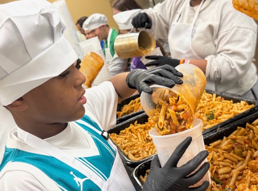 How it started vs. how it’s going… From surplus to supper, our Rescue Kitchen is transforming rescued food into nourishing meals for families across Baton Rouge.
We love working with our youngest Hunger Heroes to share an important lesson: whether you donate food, partner with us, or volunteer, you’re helping turn waste into nourishment and compassion into action. One meal at a time!
#batonrouge #threeoclockproject #rescuekitchen