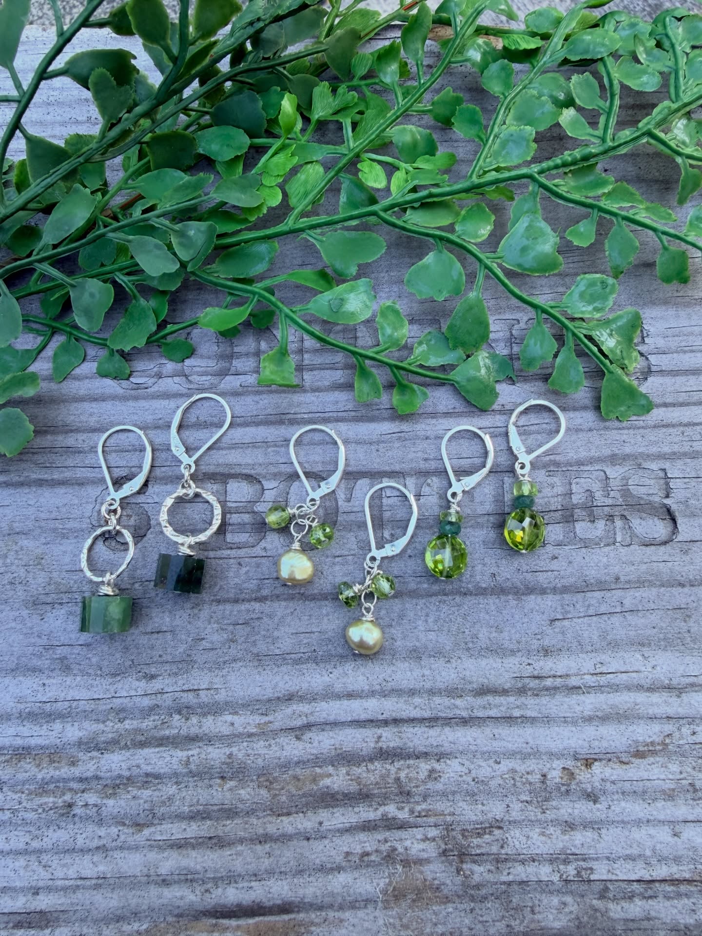 Pick up your St. Patrick’s Day earrings at the @napafarmersmkt on Saturday.
I have lots of pretty dangly choices for you to pick from!
What is your favorite color of green? Do you like the light color like Peridot or dark like Jade? Drop your fav in the comments!
What color of green are you wearing for St. Patrick’s Day?