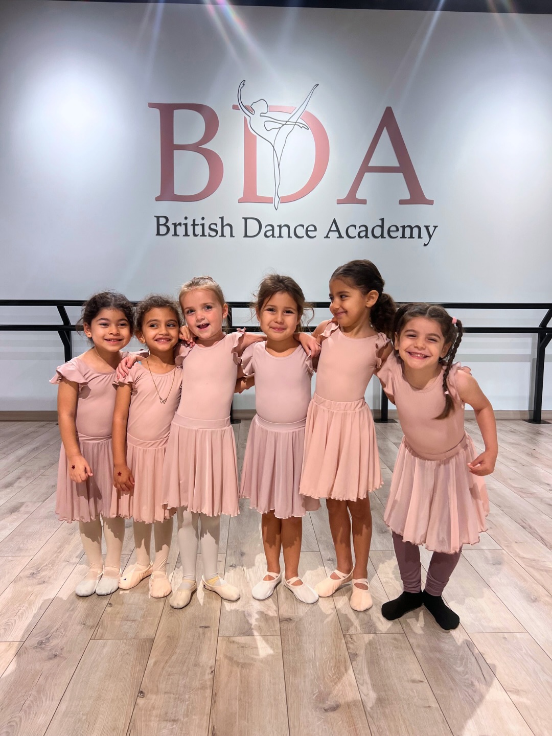 🩷 Nothing beats being back together in the Academy with all your friends.
✨ After a week of online classes, seeing everyone back in the Academy brought the energy, the smiles and the love right back where it belongs.
🌟 Thank you to our amazing dancers for showing up with so much passion and positivity.
📱 For more information and to book a trial class, WhatsApp our Student Support Team on +971 58 850 3743.
#balletclassdubai #kidsdanceclass #dubaidanceacademy #britishdanceacademy #danceschooldubai