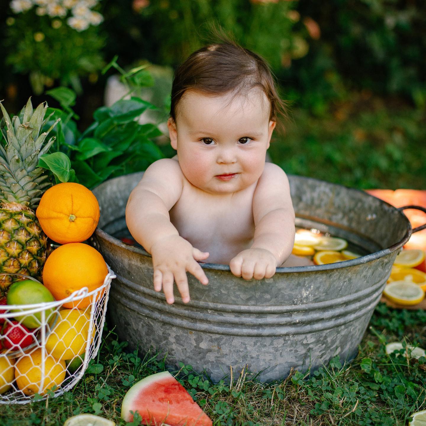 Here's something for your morning scroll. A fruit bath is such a fun first birthday idea!