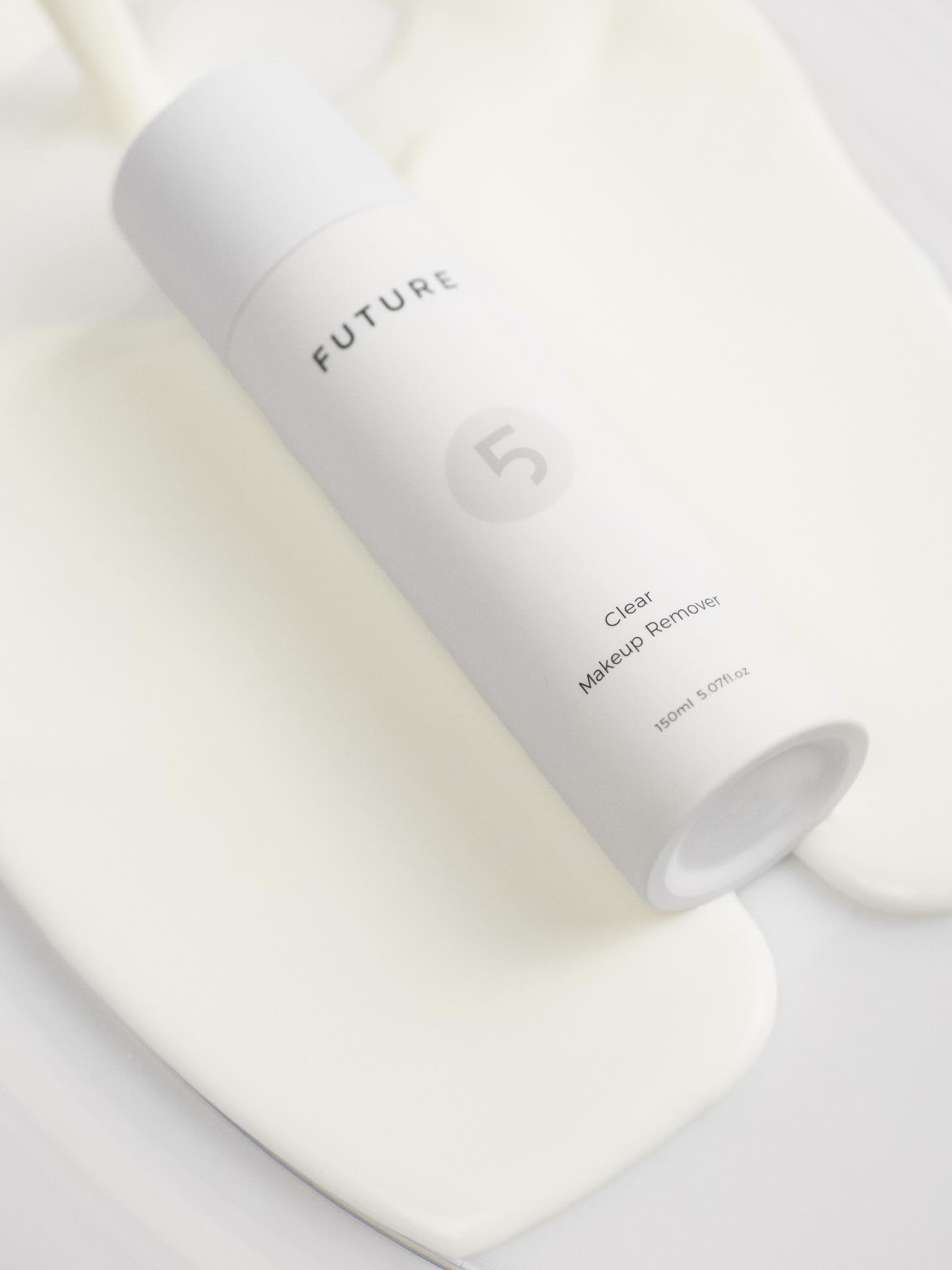 A high concentration of purifying oils – Chamomile, Avocado, Almond – establishes CLEAR as the foundation of our Purification element.
But it’s so much more than just cleansing. Here’s what you get in just one swipe:
- Calming
- Hydrating
- Regeneration
CLEAR – it’s clearly what your skin craves.
#future5elements #clear #clearskin #naturalskincare #skincareroutine