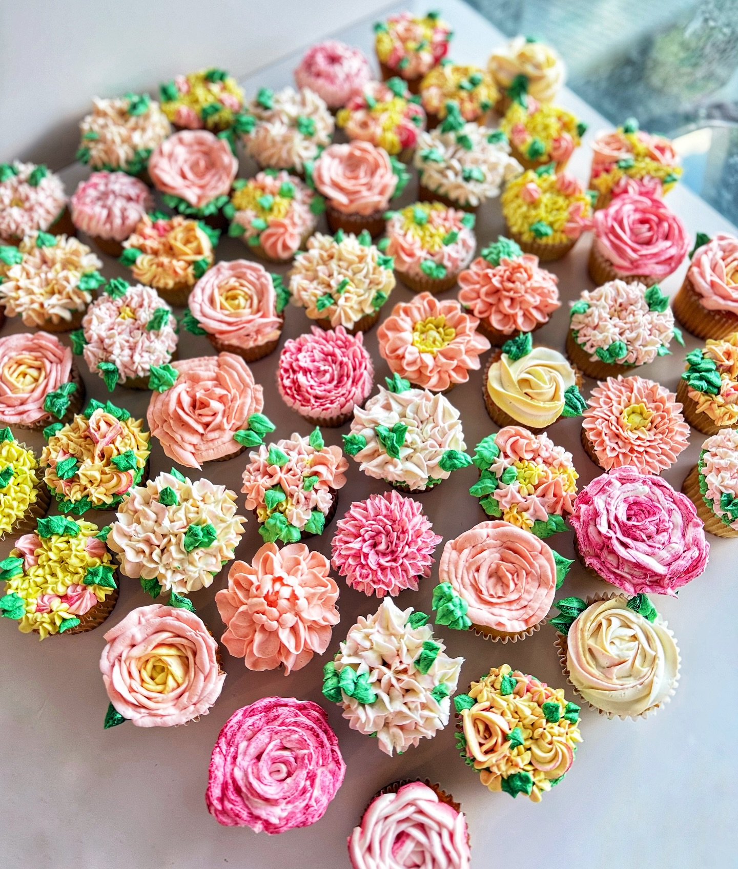 An edible bouquet ๐ธ๐ง
Every cupcake is hand piped with its own floral design creating a full buttercream garden.
#buttercreamflowers
#floralcupcakes
#cupcakebouquet
#buttercreamart
#cupcakedecorating
#cupcakeartist
#luxurycupcakes
#customcupcakes
#cupcakedesign
#cupcakegarden
#edibleflowers
#buttercreamcake
#bakersofinstagram
#cakeartist
#desserttable
#cupcakeinspiration
#prettycupcakes
#handpiped
#luxurydesserts
#instabaker
#davenportfl
#championsgate
#orlandobakery
#orlandocupcakes
#centralfloridabaker
#polkcountybakery
#winterhavenfl
#hainescityfl
#kissimmeefl