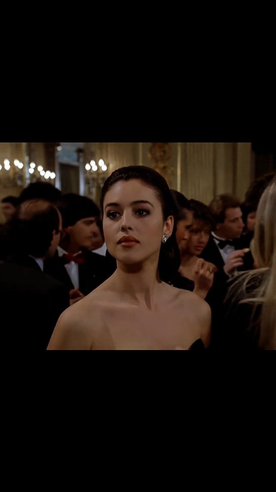 Qui de mieux que l'actrice Monica Bellucci pour incarner la classe et l'élégance dont nous vous parlons chez Privé Sinclair depuis quelques temps déjà ?
Et n'oubliez pas... Nos toiles de peintures toujours disponibles sur notre e-shop (lien dans la bio) ♥️
#monicabellucci #monicabellucciedit #cinema #oldmoney #oldhollywood