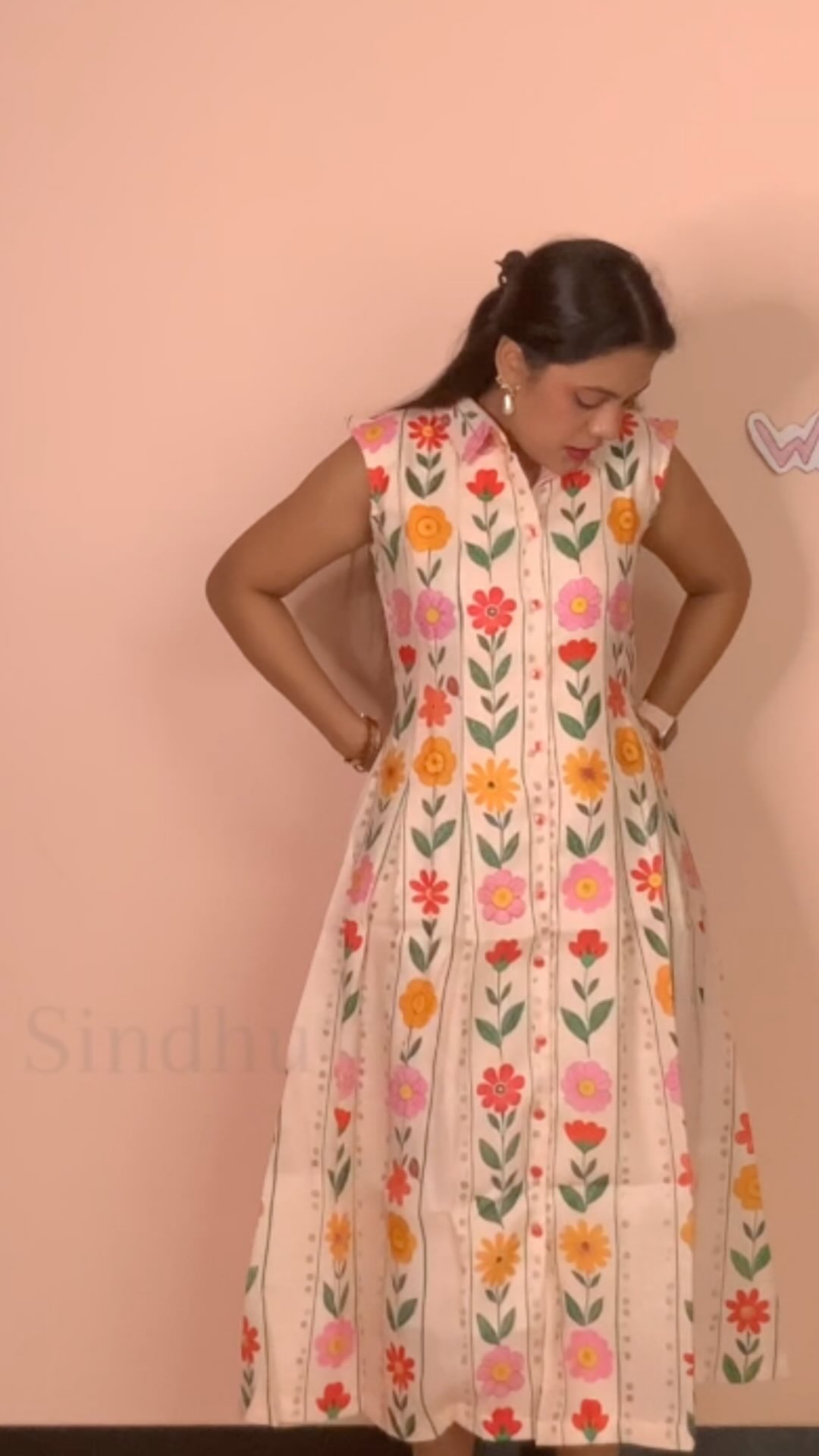 A breezy summer dress sprinkled with cheerful florals ๐ธ
Light, flowy, and perfect for days when you want to feel pretty without trying too hard.
Definitely a sweet little addition to the summer wardrobe ๐ผ
XXS dress
Flowy dress
Floral print dress
Summer dress
Linen dress