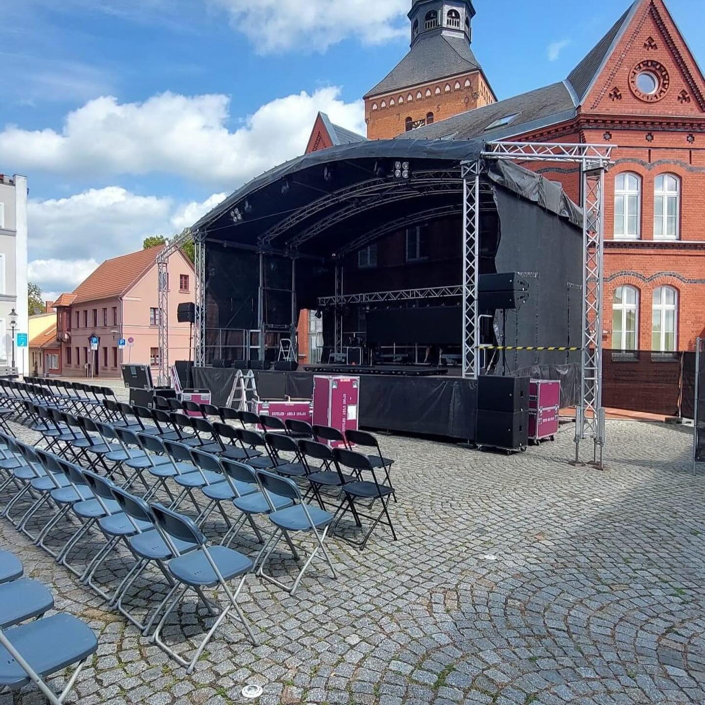 Vielen Dank an PAULIS-Die Konzertagentur für den Auftrag. Heute ABBA Waterloo Show als Sommer Open Air in Sternberg.