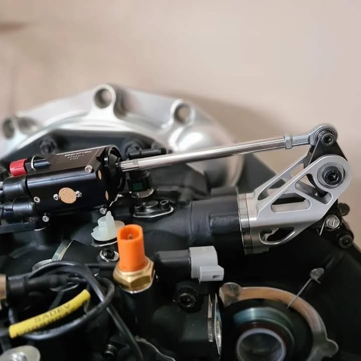 SWR's Paddle Shift Actuator Mounting Kit for the Sadev ST82 sequential gearbox. Shown mounted with the Shiftec pneumatic actuator in a compact assembly in-situ with the gearbox.
We at SWR design actuator mounting kits for a variety of gearboxes and shifting systems. Please feel free to contact us if you wish for us to have a look at a mounting solution for your shifting system!
#machining #design #motorsport #aquablast #DesignandEngineering #engineering #cncmachining #motorsports #aluminium #Sadev #racing #competition #PaddleShift #cnc #swrmotorsport #geartronics #motec #shiftec #mmemotorsport #sbdmotorsport #XAP #racingtransmission #gearbox