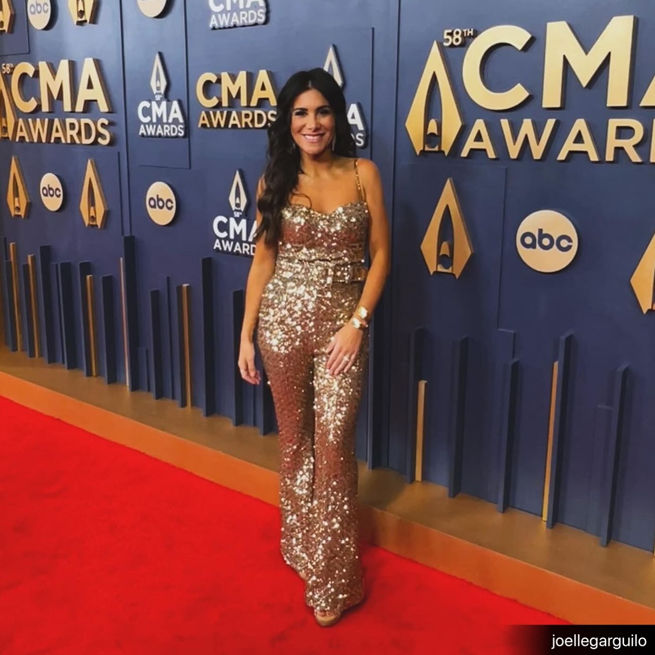 Repost: Let the @cma magic begin!!!! Follow along all day/night at @ontheredcarpet.
Huge thanks to @ontheredcarpet team
My angel @saluteyourstyle for styling me in @nadinemerabi
Got my @poetryofmaterialthings & @katherinelincolnjewelry on for good luck too!!
@morganjaebeauty for my glammmm
More to come
📸@ginas1116 less
————
Always with the good thoughtful questions in her interviews @joellegarguilo brings the magic!! Always stunning and in this golden cuff bracelet of beauty armor. 💛✨ #cma#madeinnyc#sculpturaljewelry#katherinelincoln#nyc#customjewelry