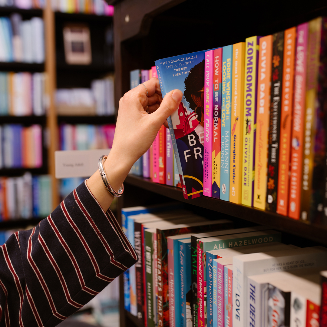 📚 𝐁𝐨𝐞𝐤𝐞𝐧𝐰𝐞𝐞𝐤 𝟐𝟎𝟐𝟔 📚
Van 11 t/m 22 maart is het weer Boekenweek. Trek een fijn boek uit de kast en verlies je in een nieuwe verhaal. Heb jij jouw favoriete nieuwe boek al gevonden? Kom 'm vinden in ons winkelgebied!
@boekhandeldekler
#boekenweek #winkelgebied #shoppen #winkelen #genieten #gezelligheid #shoplocal #bollenstreek #oegstgeest