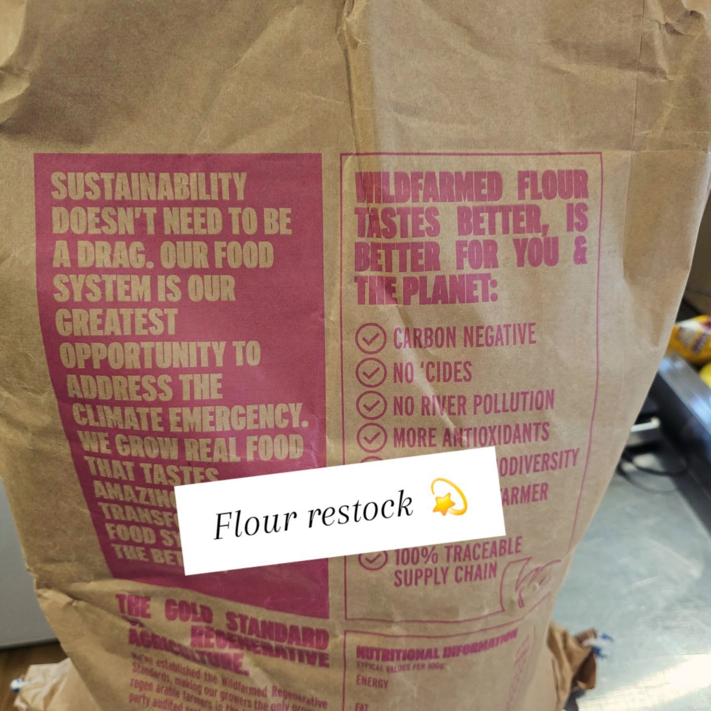 Flour restock 🌾
I bake with @wildfarmed flour because it tastes better - but also because it's grown differently ✨️
Healthier soil = more biodiversity 🐝🐞🪲
Better ingredients = better cake for you guys 🍰
#layerd_cakes #eatgoodcake #yorkshirefoodanddrink