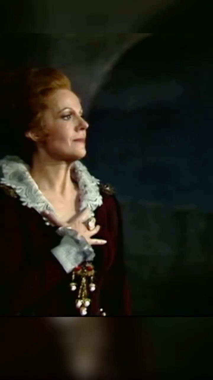 Raina Kabaivanska and Piero Capuccilli in “Il Trovatore”, Vienna State Opera
Follow @operavoci
#iltrovatore
#verdiopera
#instaopera